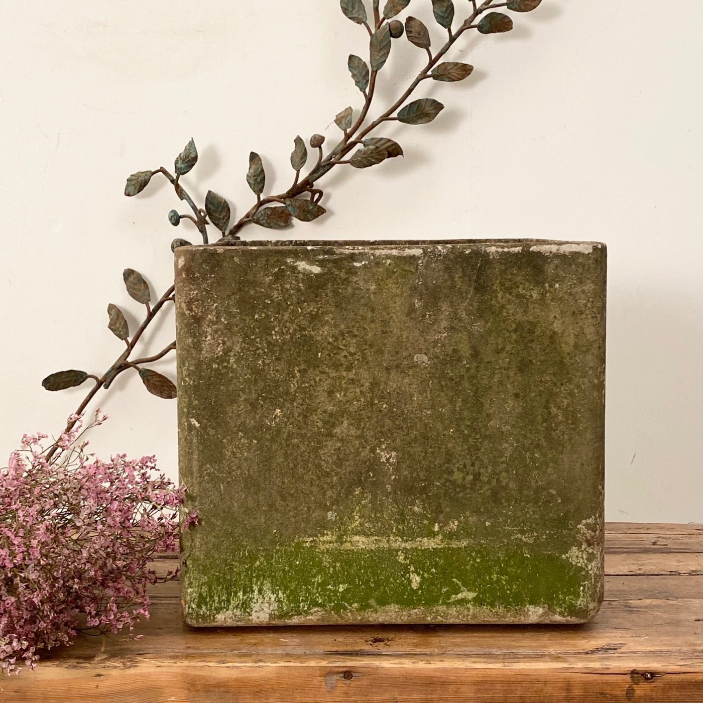 objet-vagabond-concrete-planter0000