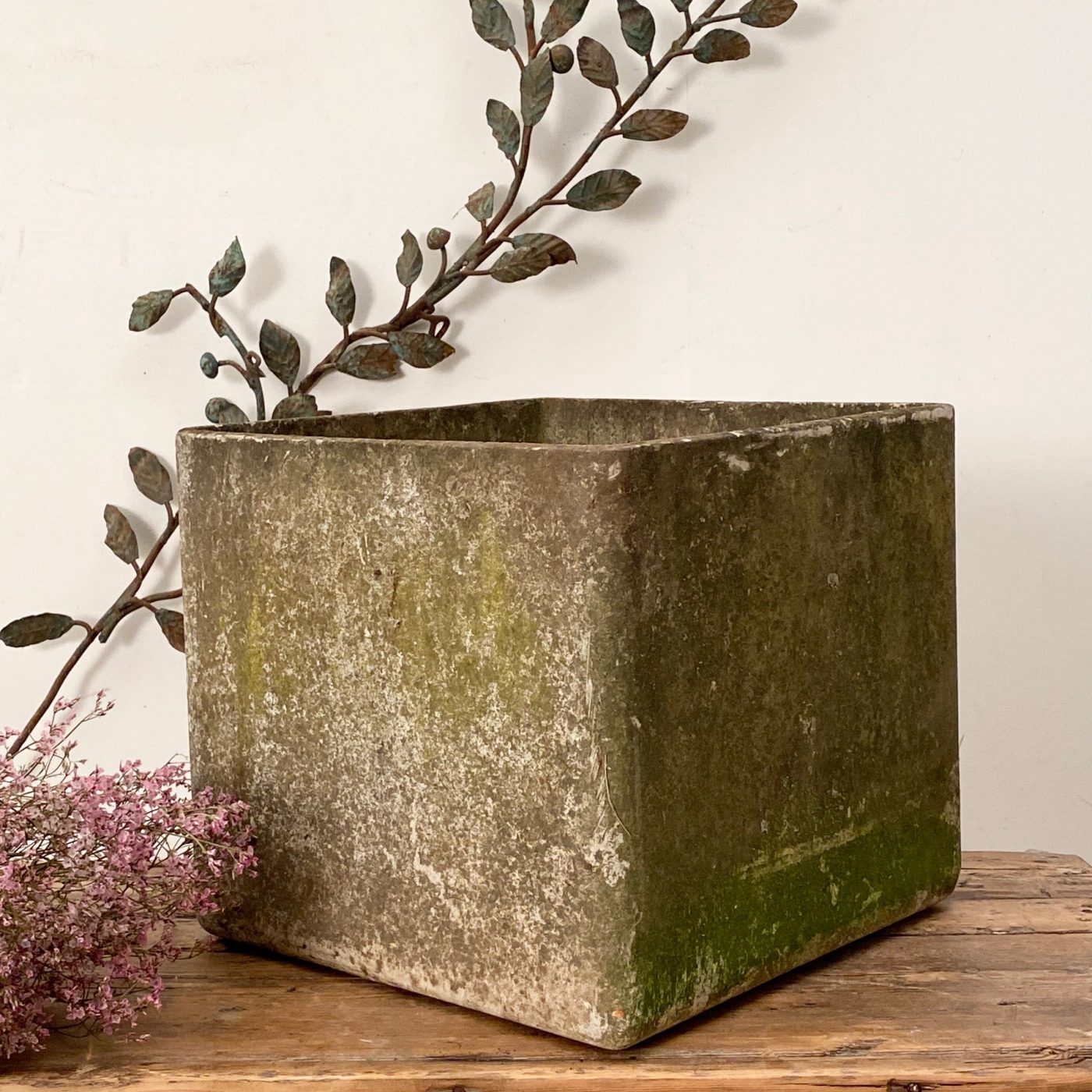 objet-vagabond-concrete-planter0001