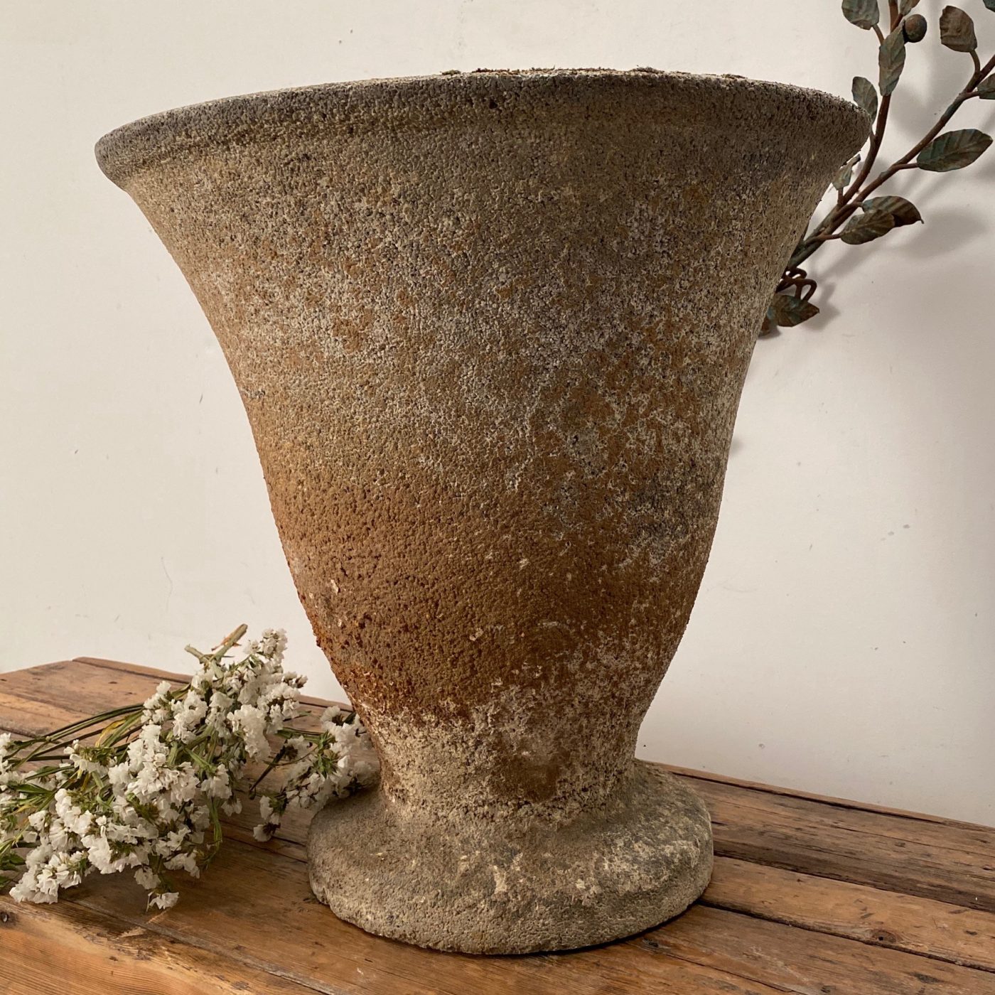 objet-vagabond-concrete-urn0002