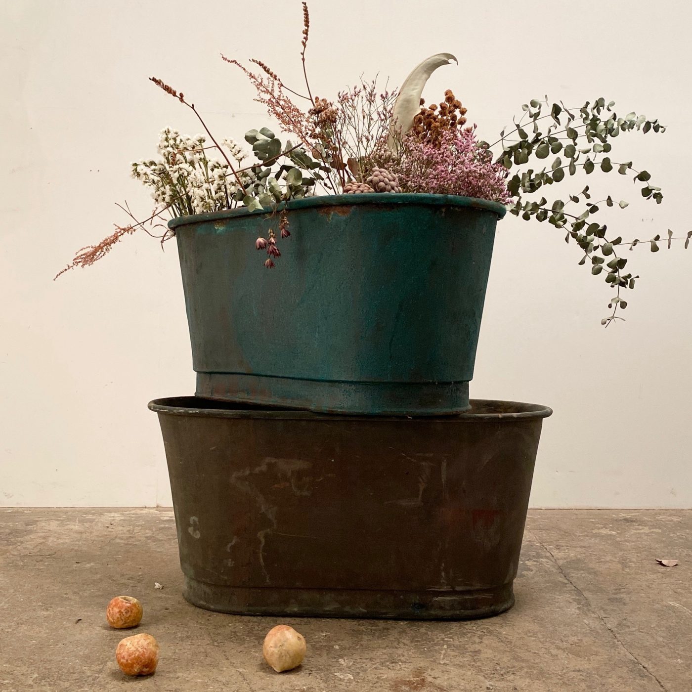 objet-vagabond-copper-planters0003