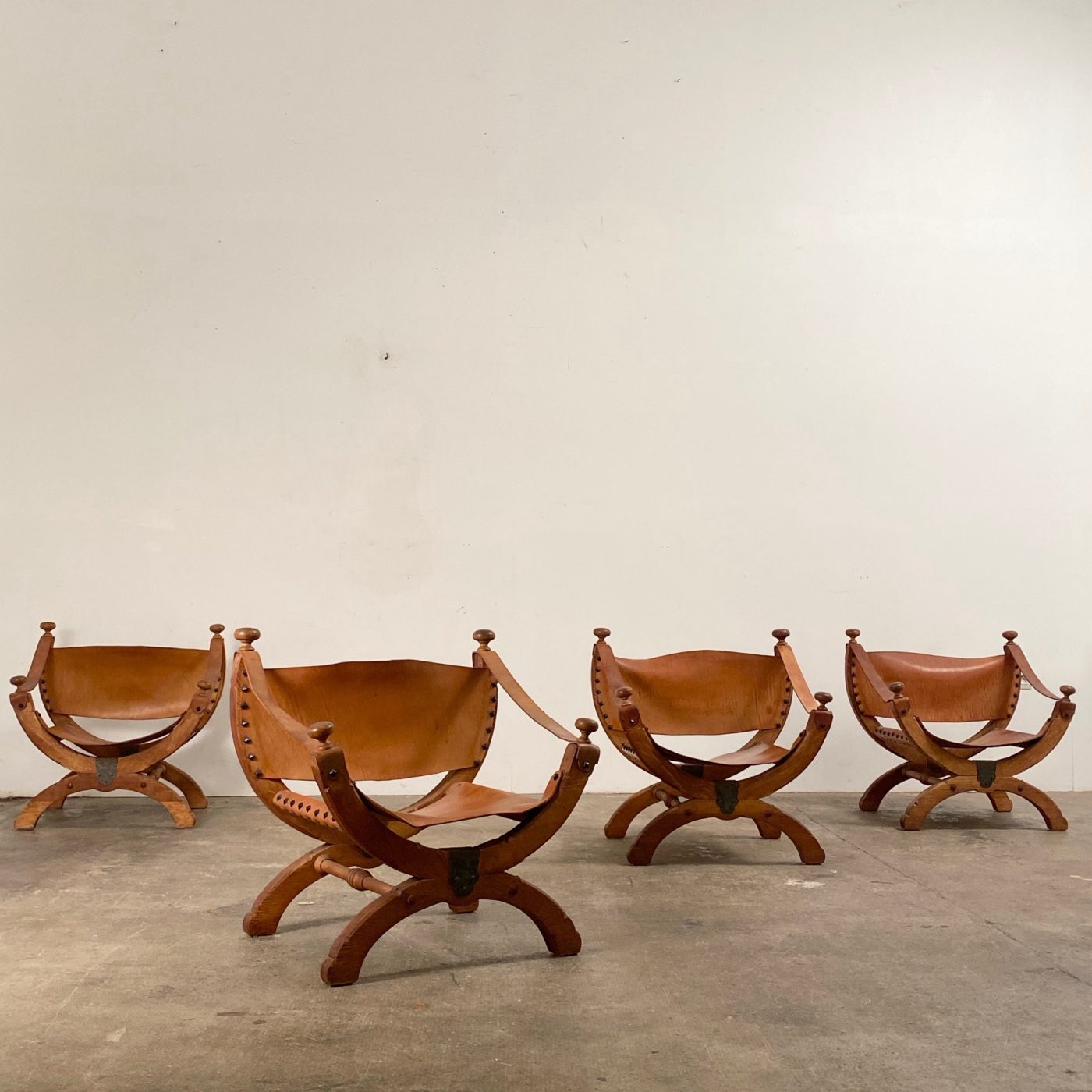 objet-vagabond-leather-chairs0000