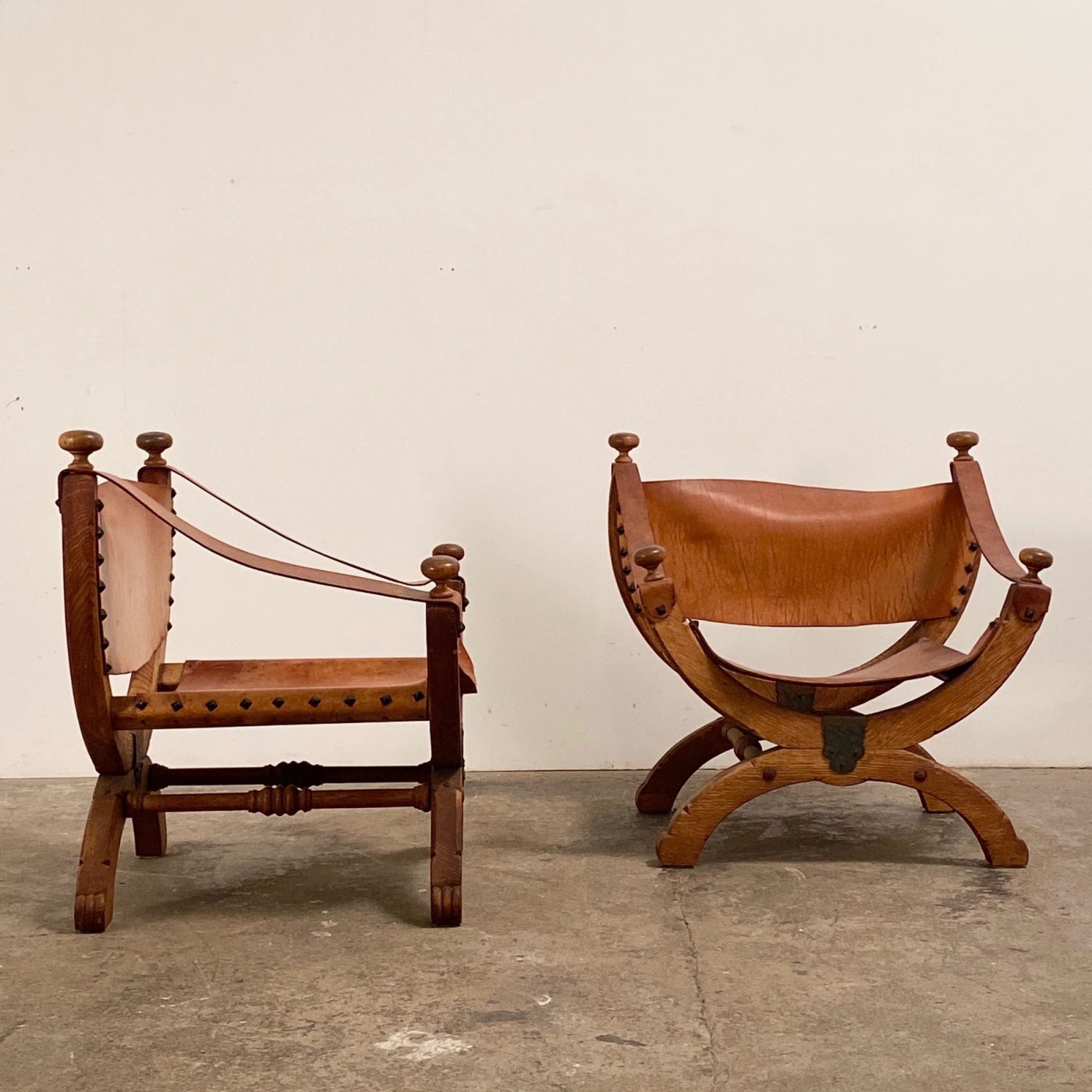 objet-vagabond-leather-chairs0001