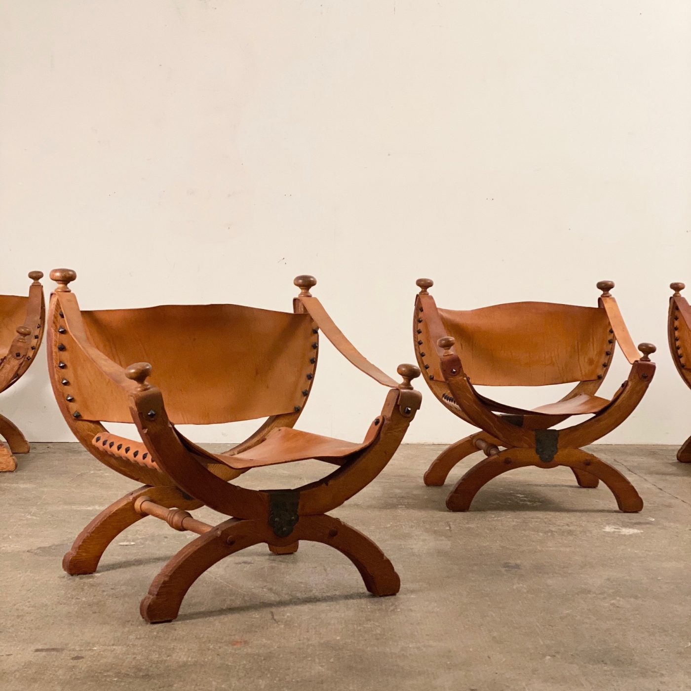 objet-vagabond-leather-chairs0004