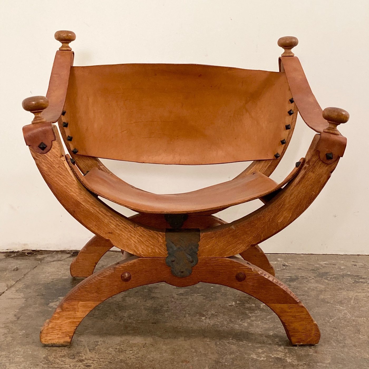 objet-vagabond-leather-chairs0005