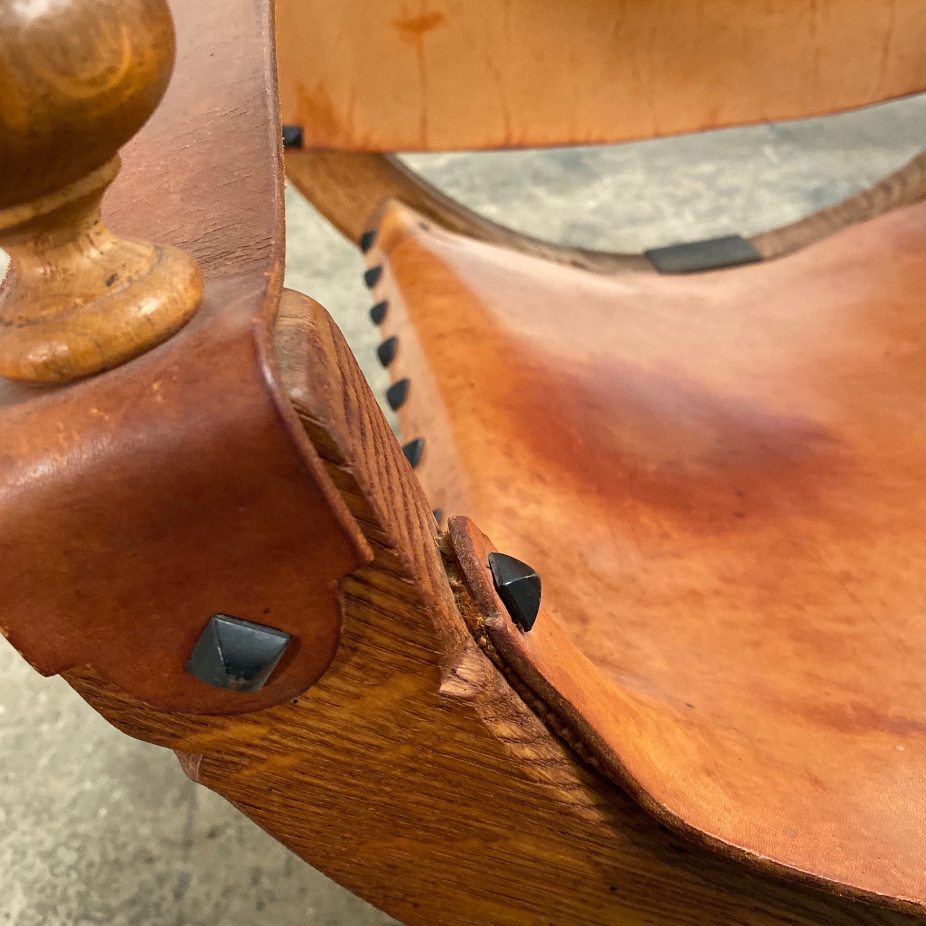 objet-vagabond-leather-chairs0008