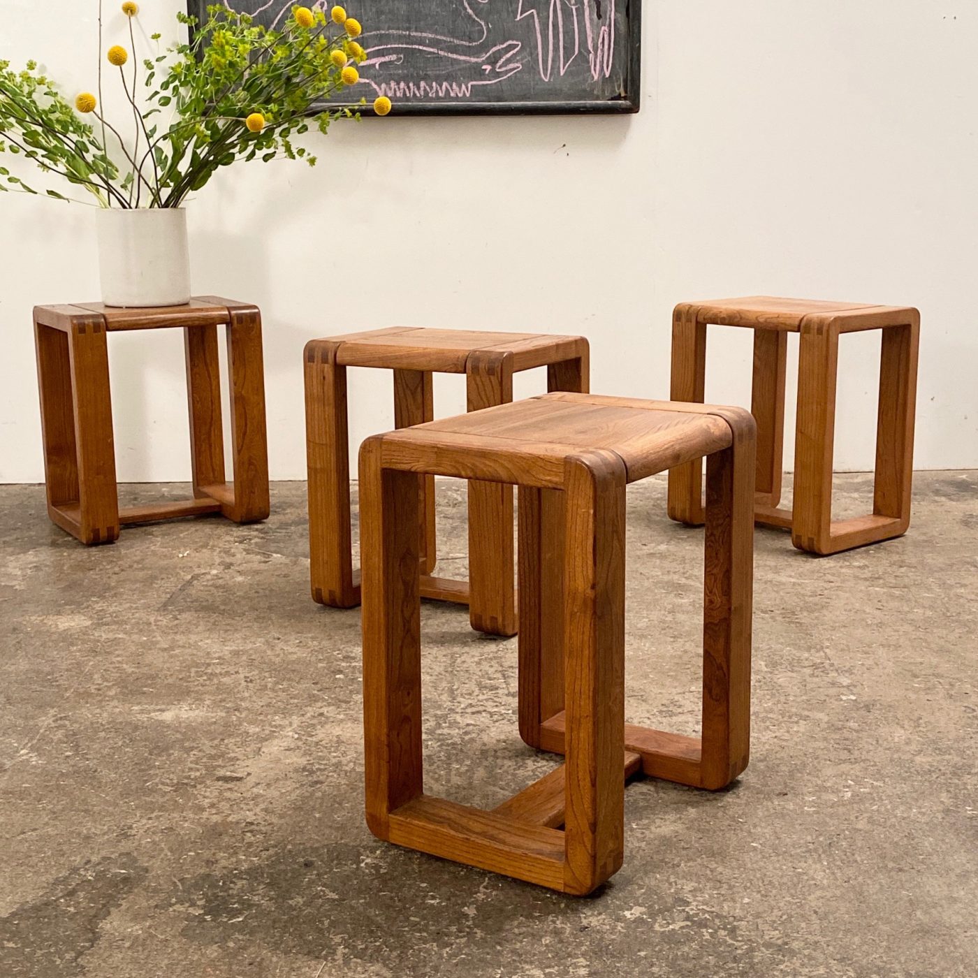 objet-vagabond-massive-stools0000