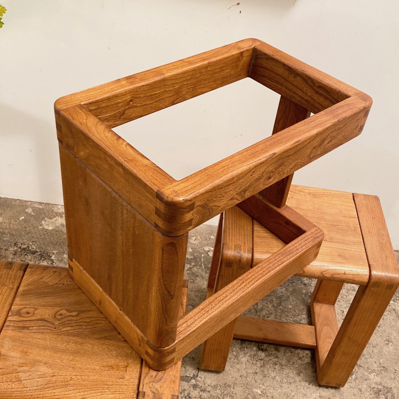 objet-vagabond-massive-stools0006