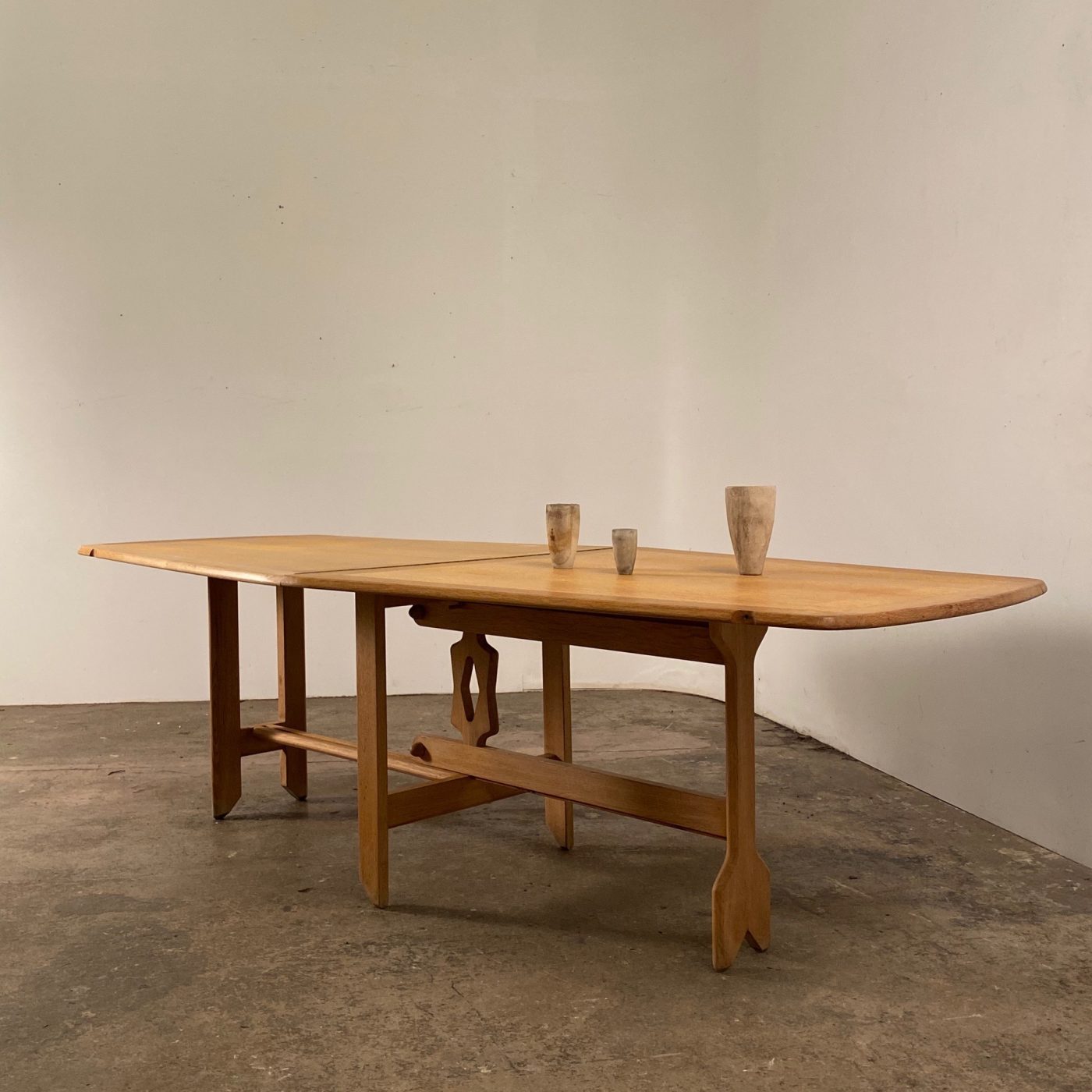 objet-vagabond-midcentury-table0001