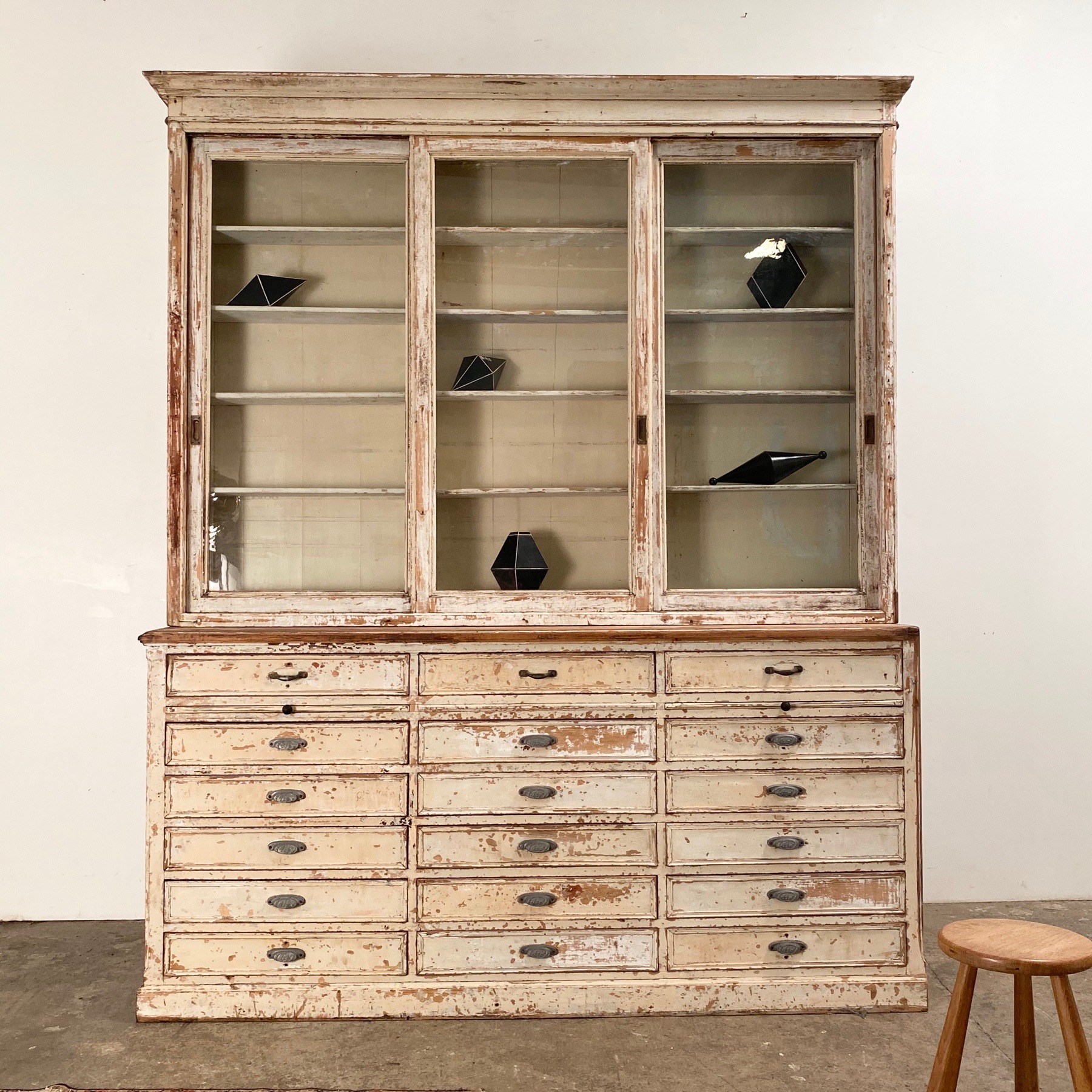 objet-vagabond-painted-cabinet0008