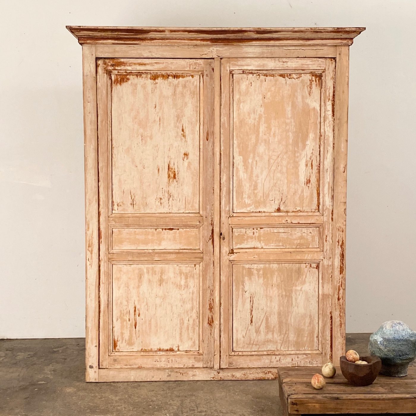 objet-vagabond-painted-cupboard0001