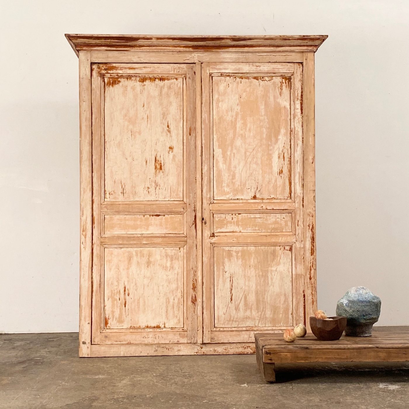 objet-vagabond-painted-cupboard0002