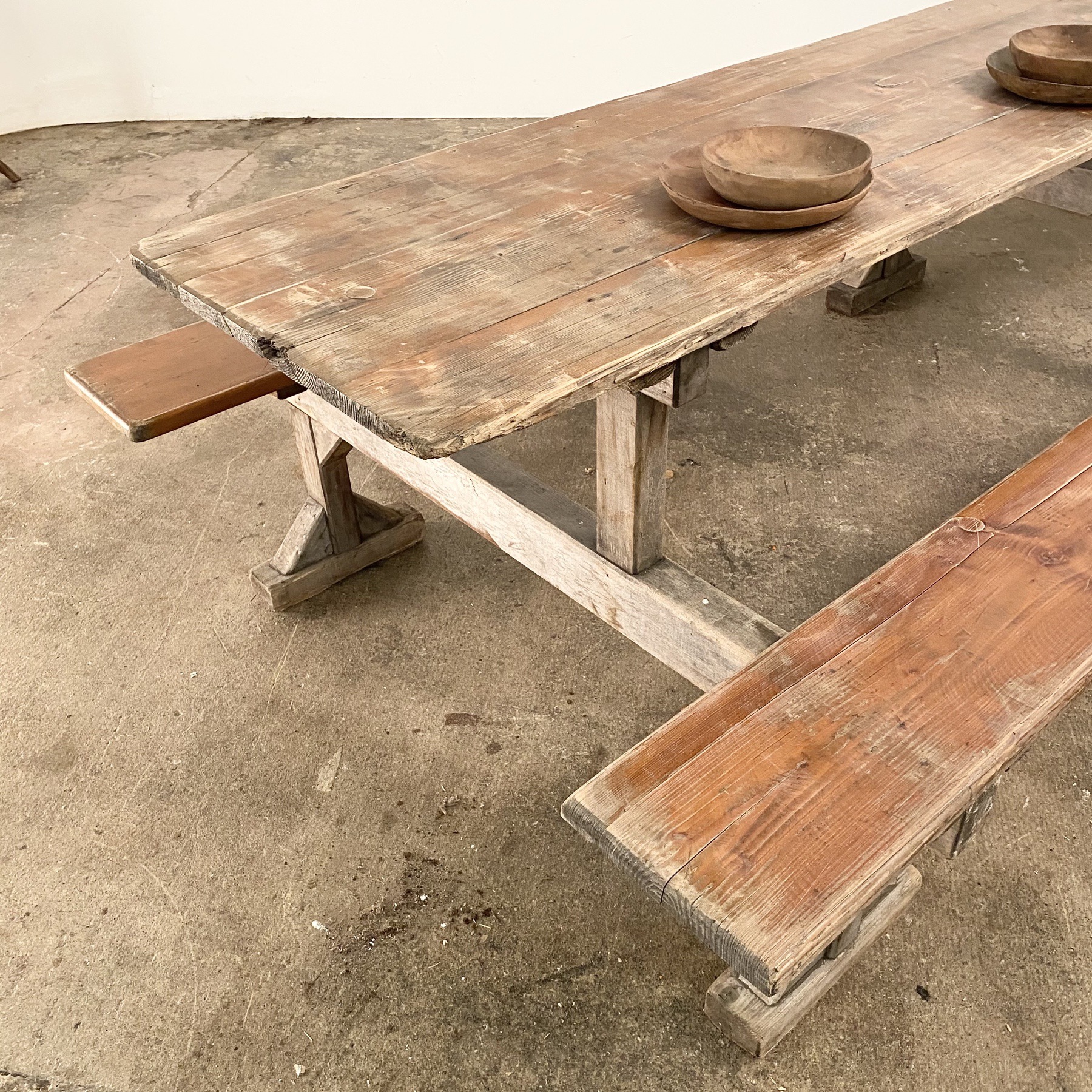 objet-vagabond-large-trestle-table0001