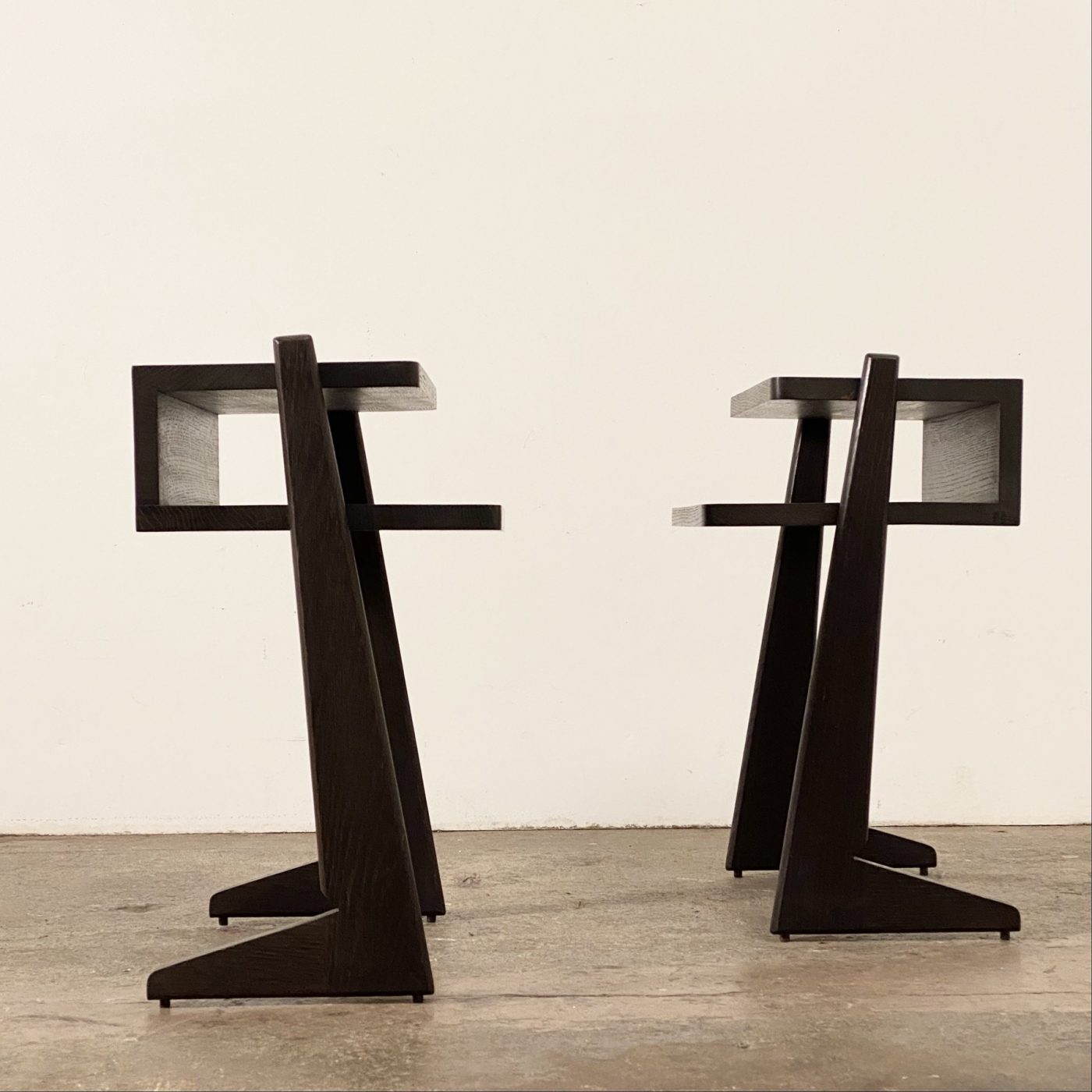 objet-vagabond-midcentury-night-tables0001