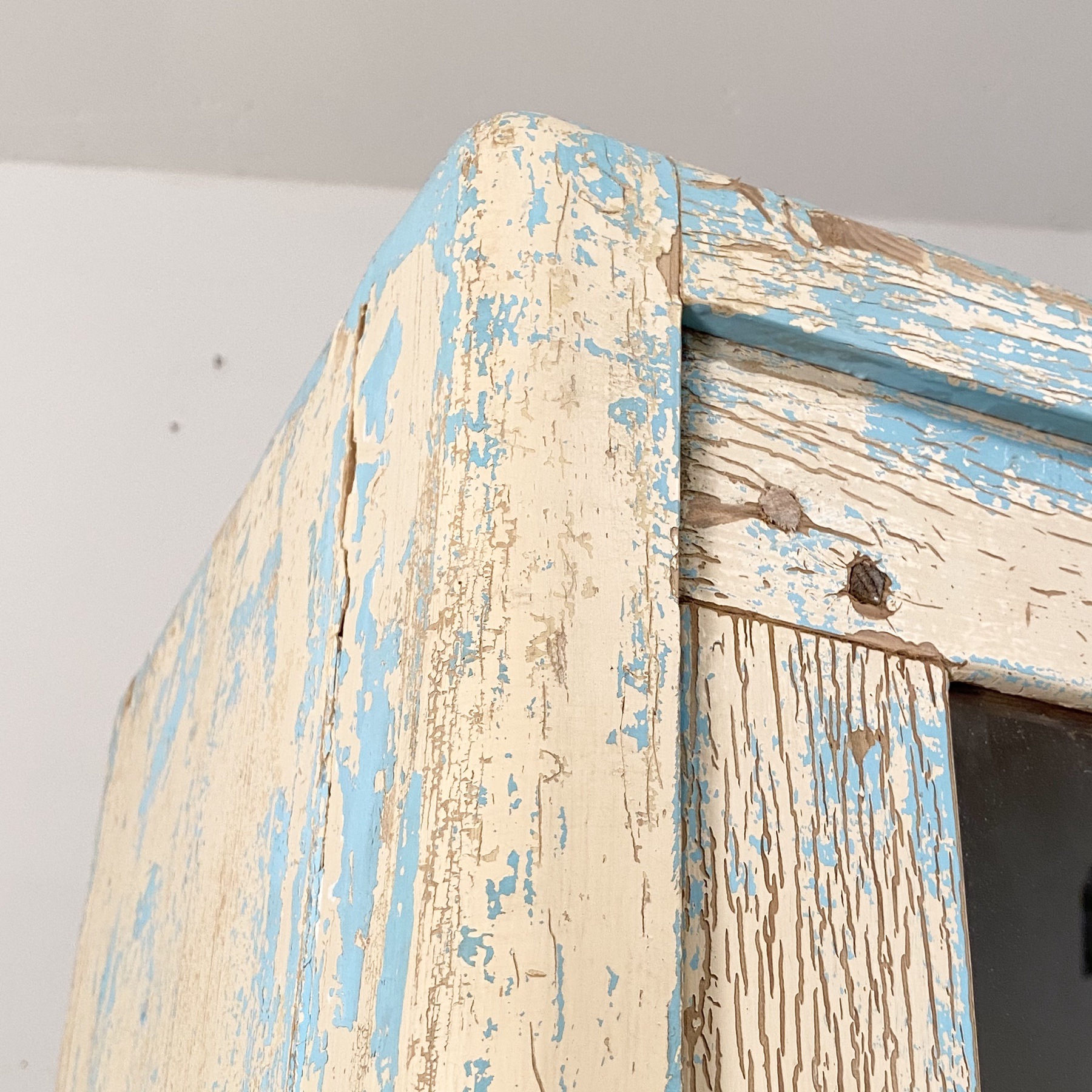 objet-vagabond-painted-buffet0007