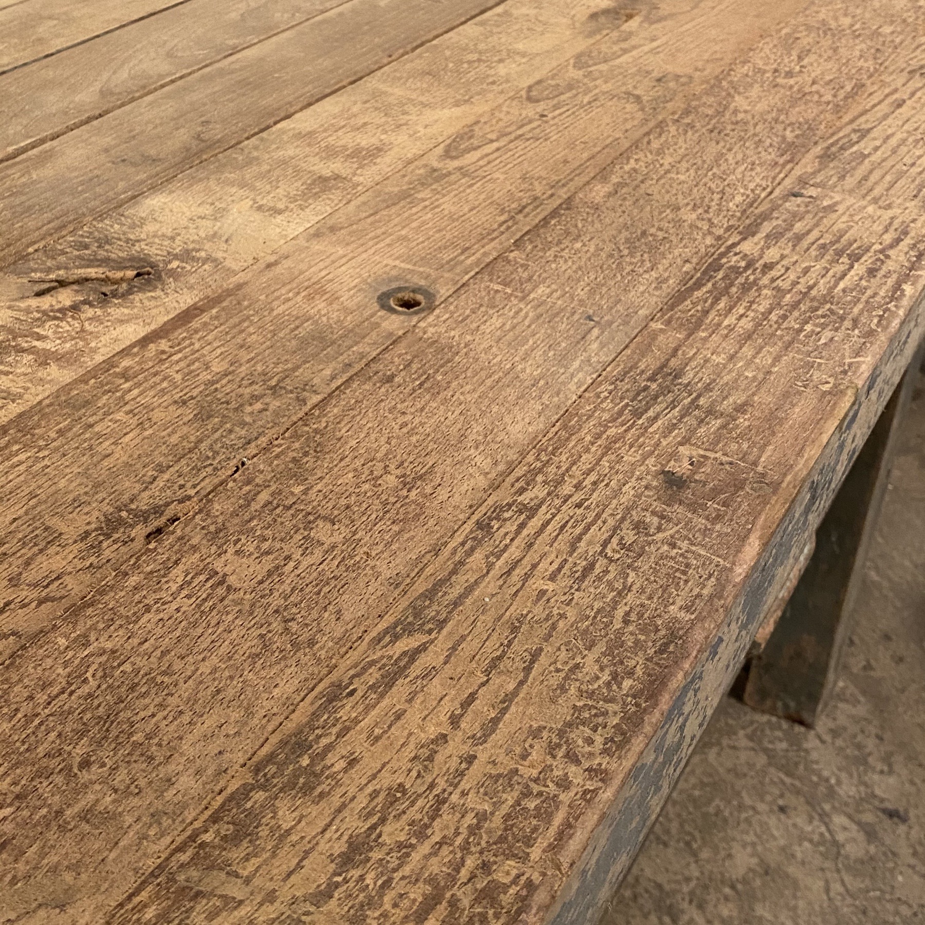 objet-vagabond-painted-workbench0010