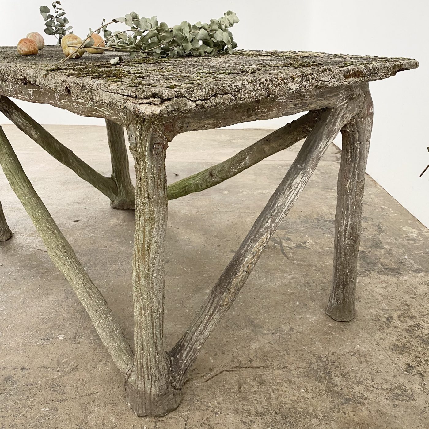 objet-vagabond-concrete-table0004