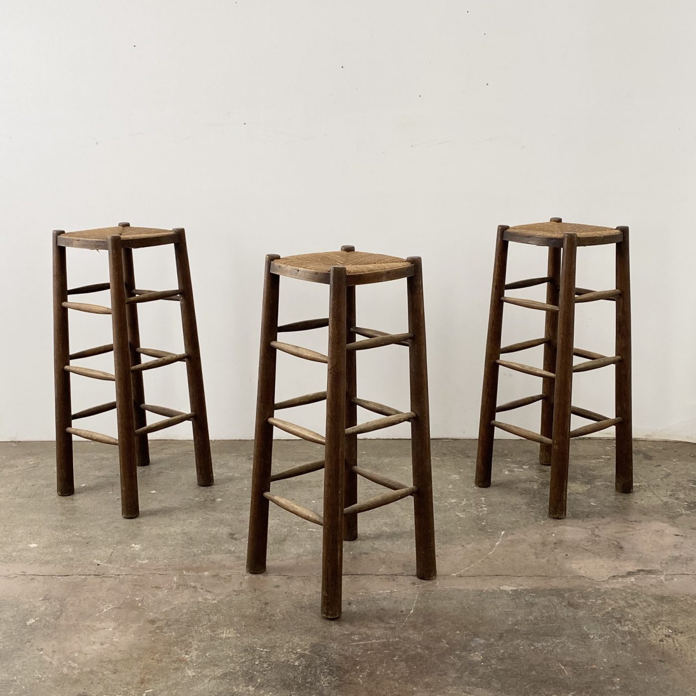 objet-vagabond-high-stools0001