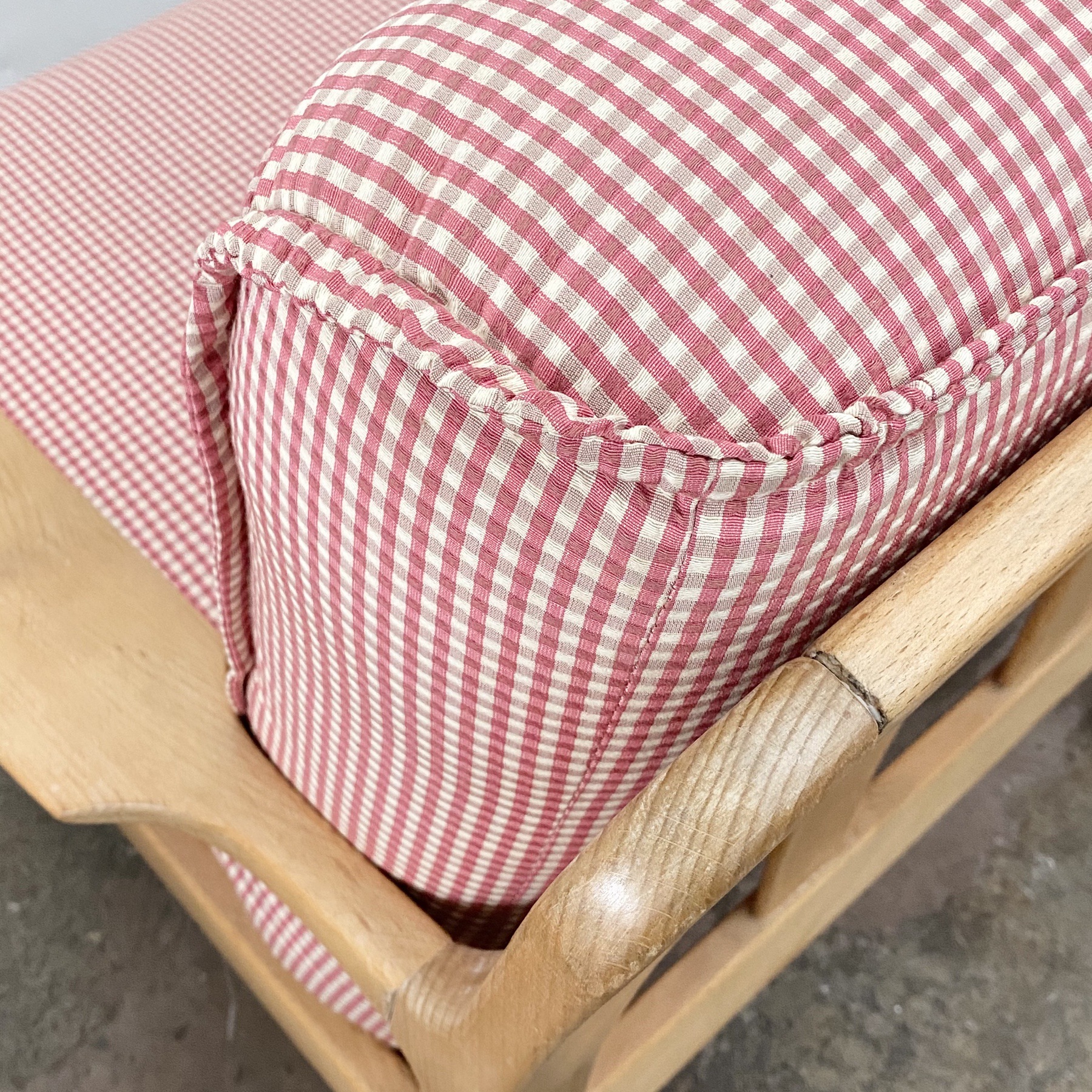 objet-vagabond-vintage-armchairs0001