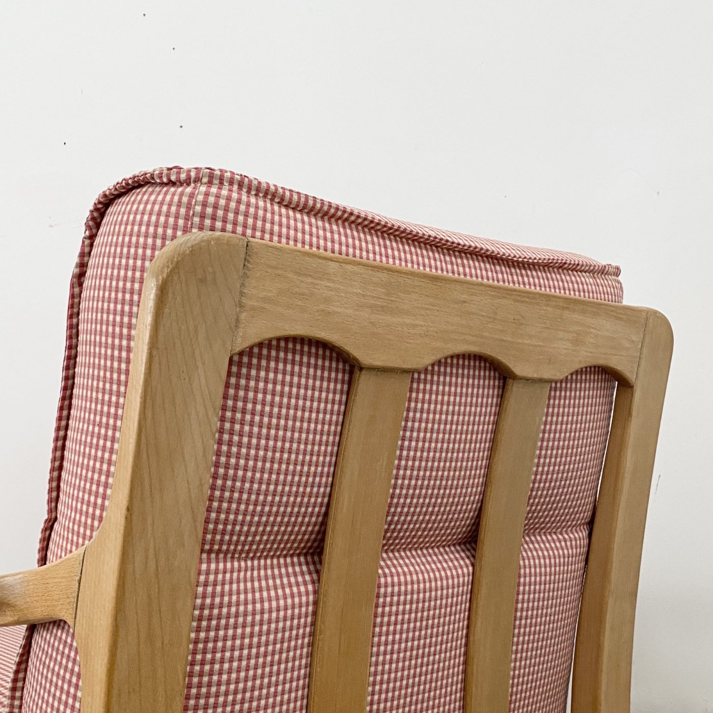 objet-vagabond-vintage-armchairs0006