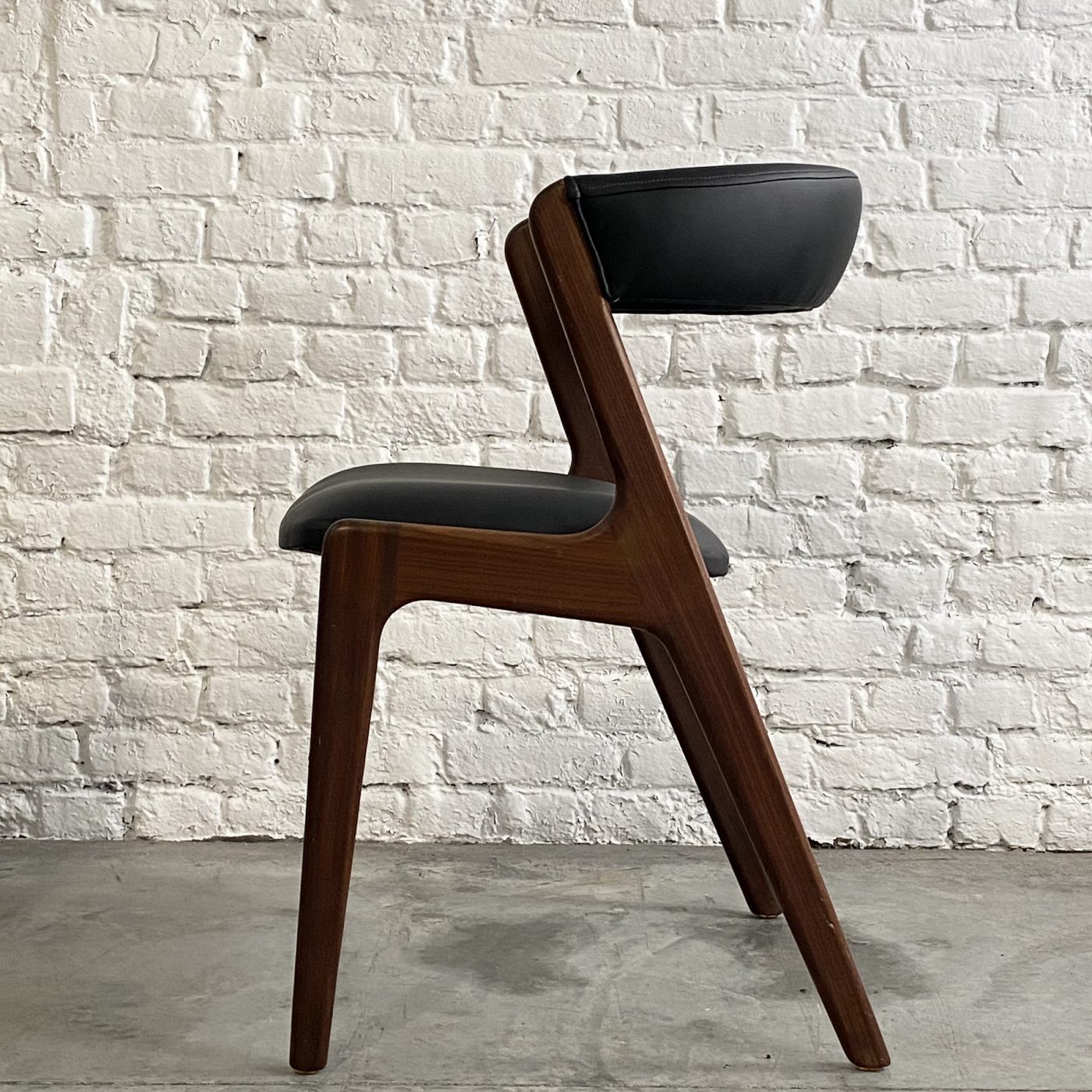 objet-vagabond-danish-chairs0006