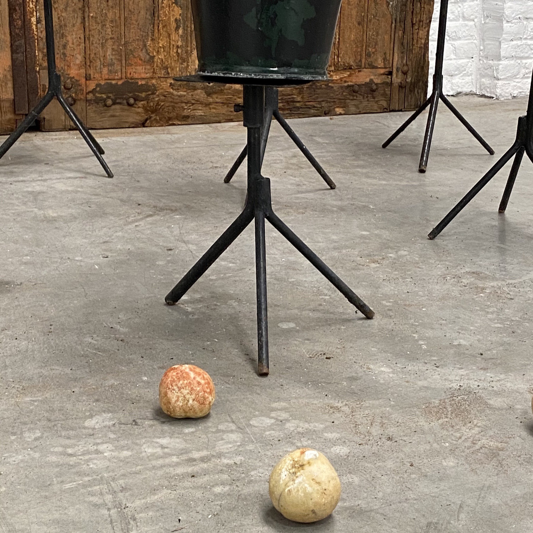 objet-vagabond-flower-stand0002