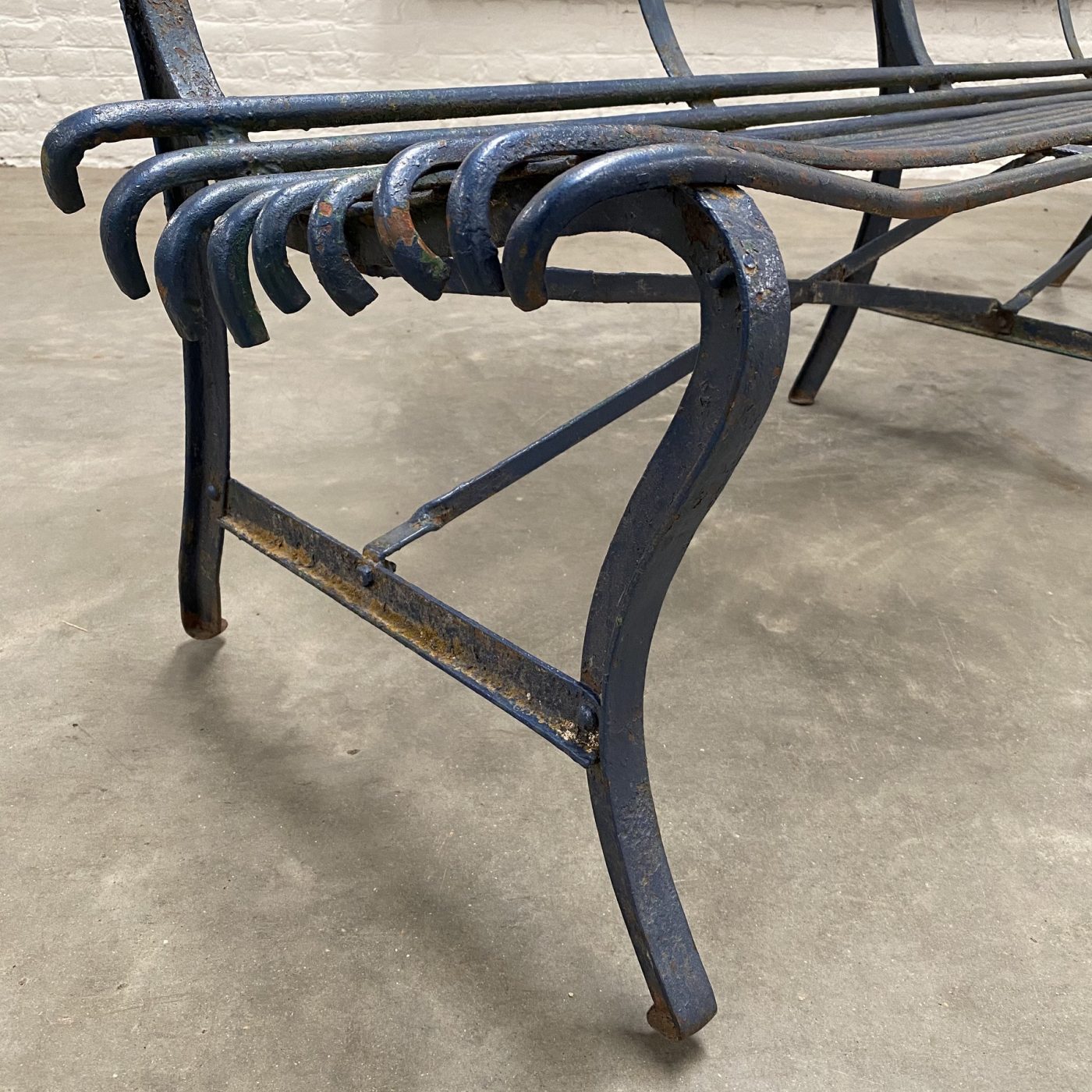 objet-vagabond-garden-bench0002