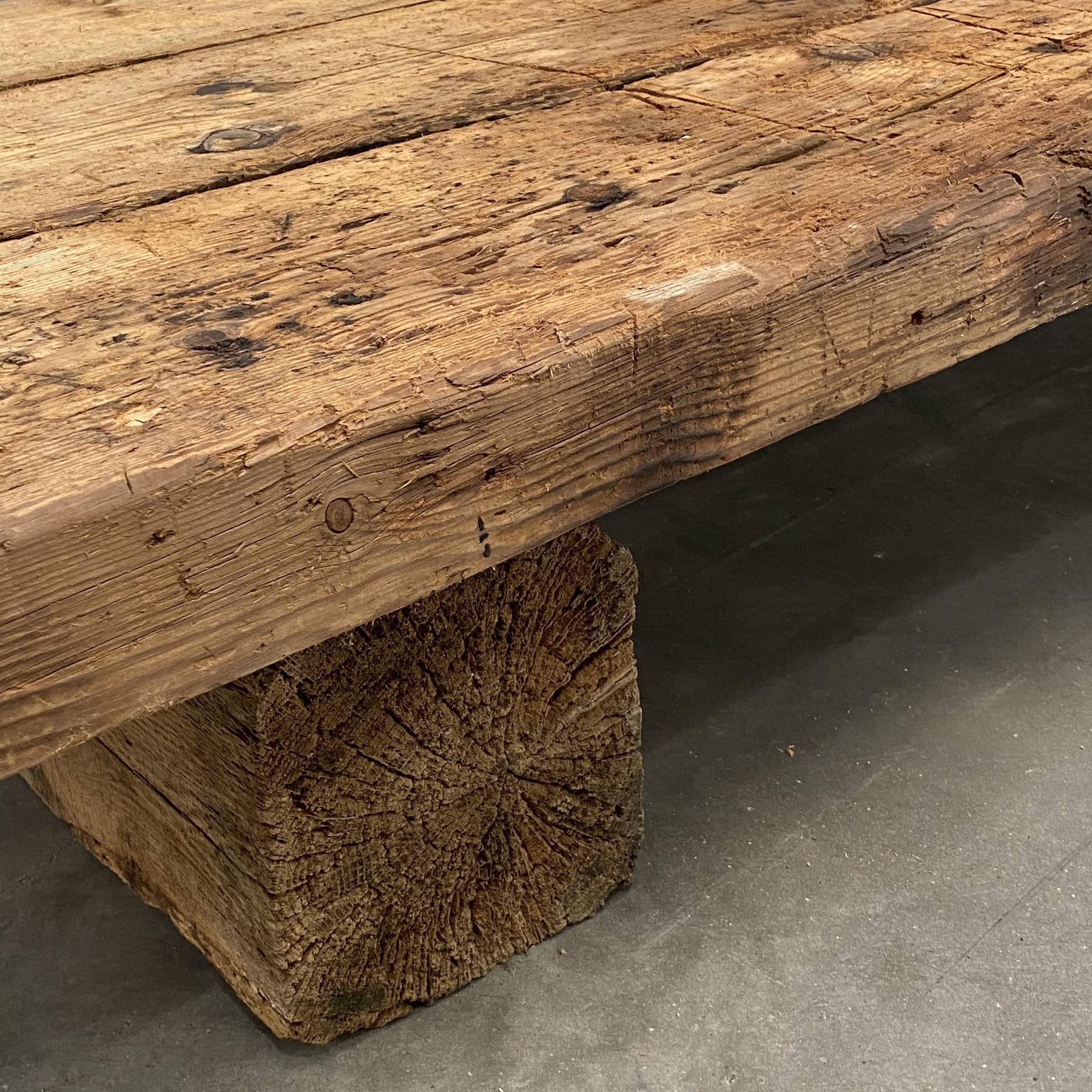 objet-vagabond-huge-table0000