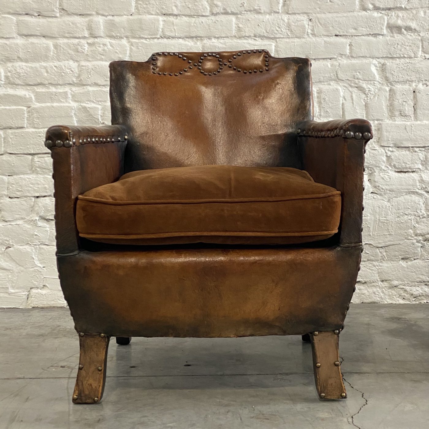 objet-vagabond-leather-armchair0003