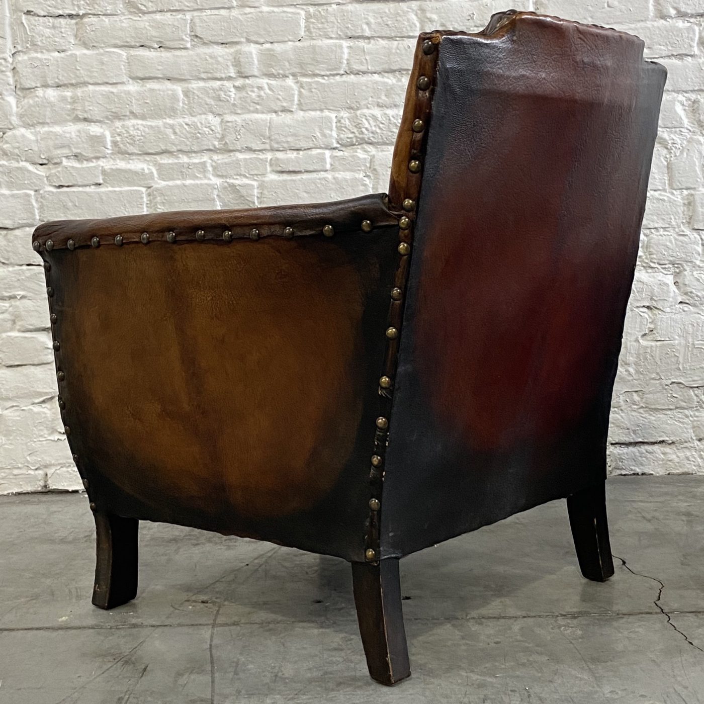 objet-vagabond-leather-armchair0004