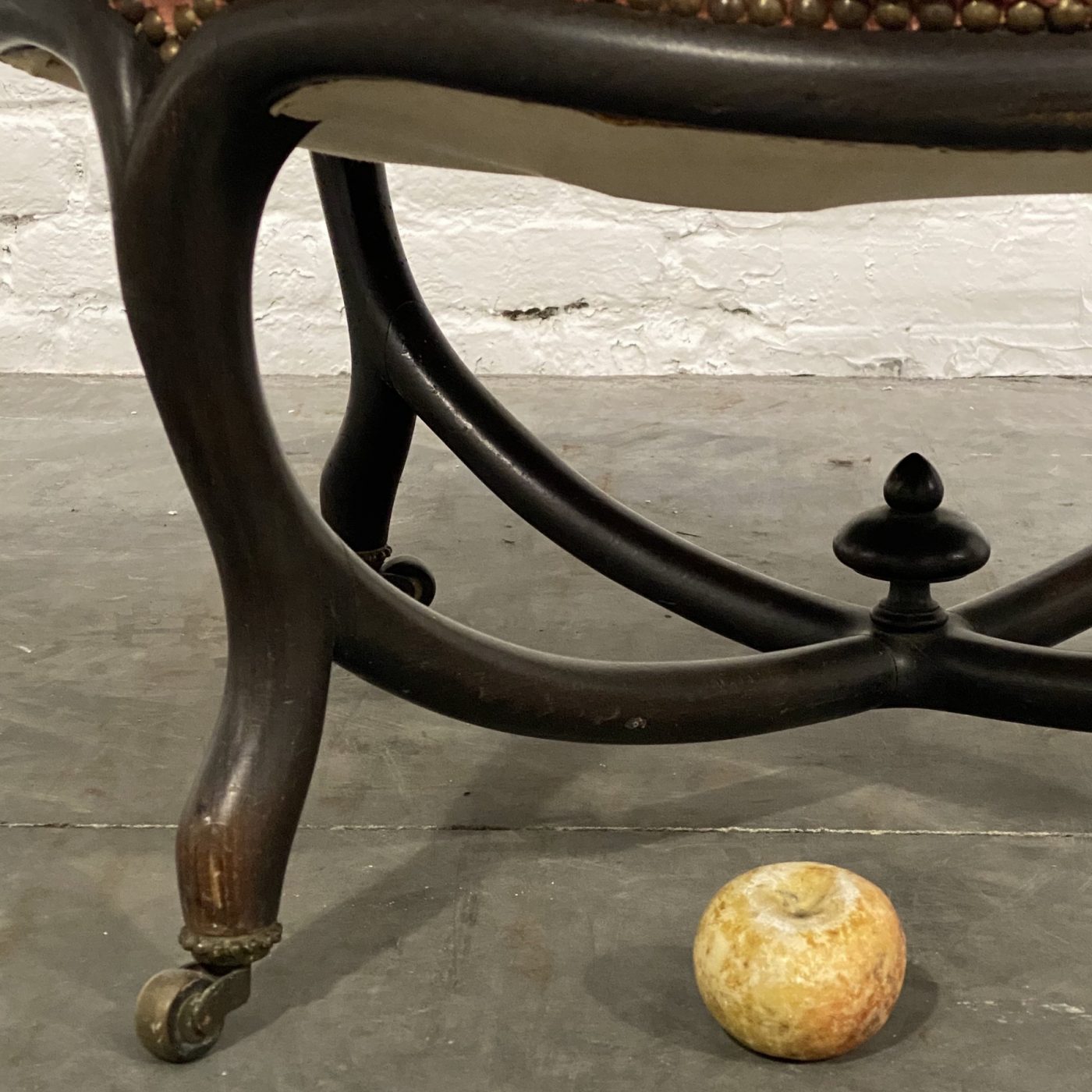 objet-vagabond-napoleon3-stool0001