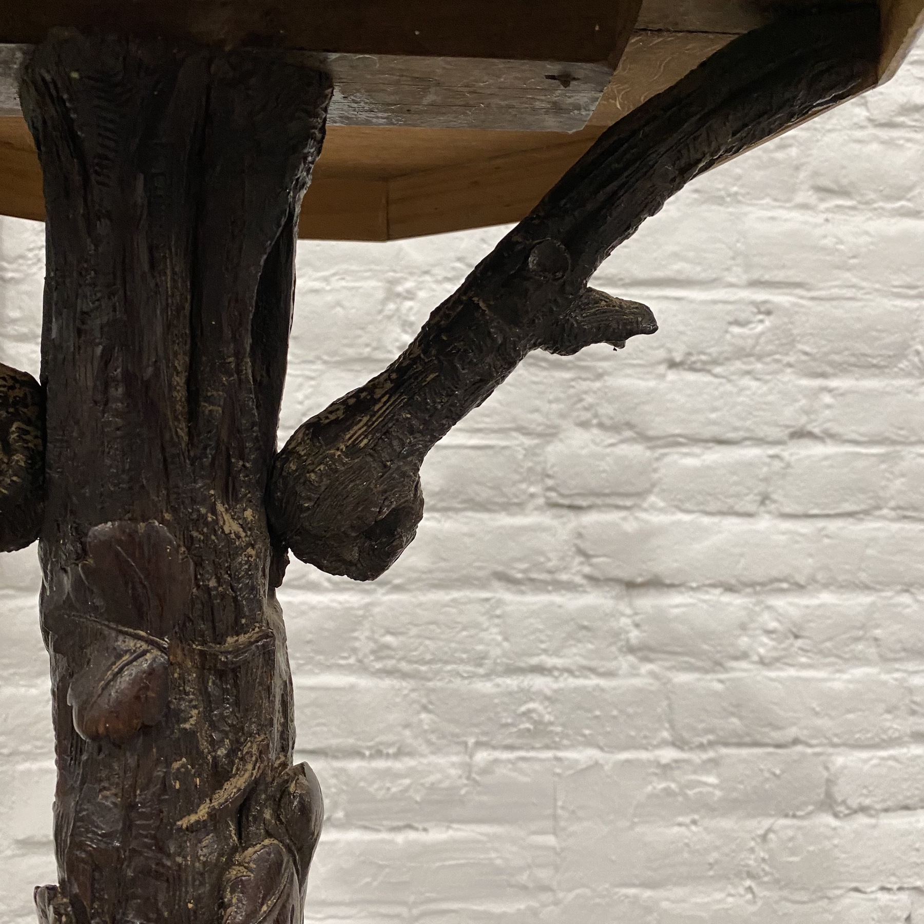 objet-vagabond-blackforest-gueridon0002