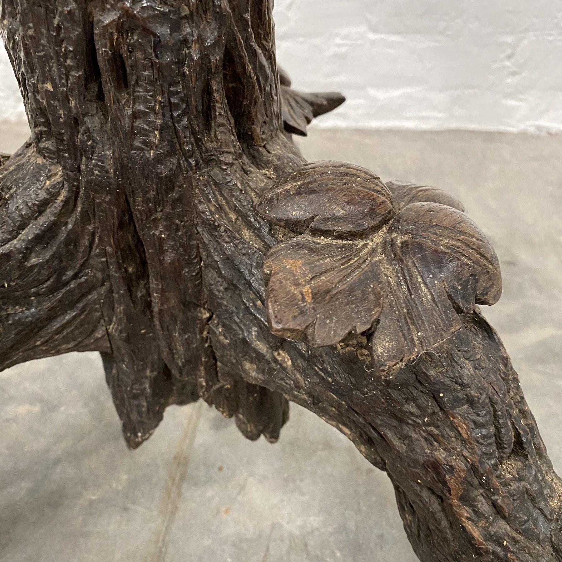 objet-vagabond-blackforest-gueridon0005