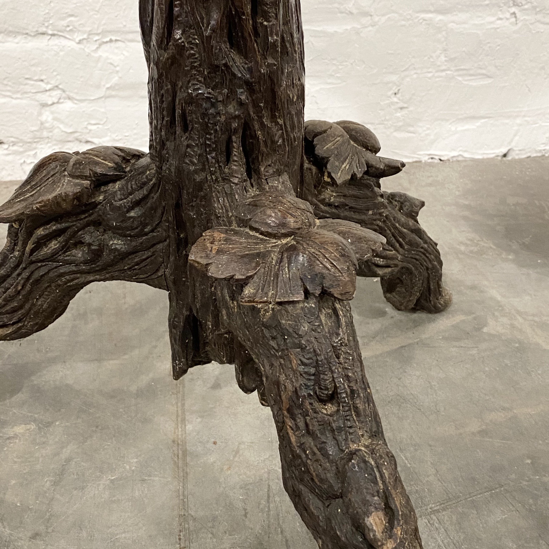 objet-vagabond-blackforest-gueridon0006