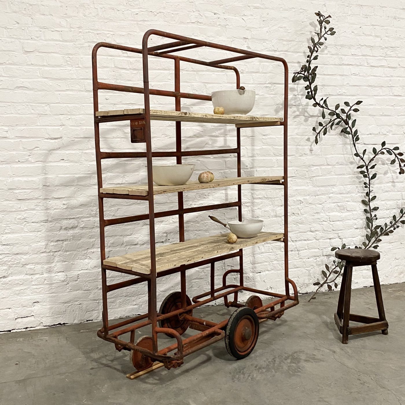 objet-vagabond-industrial-shelve0006