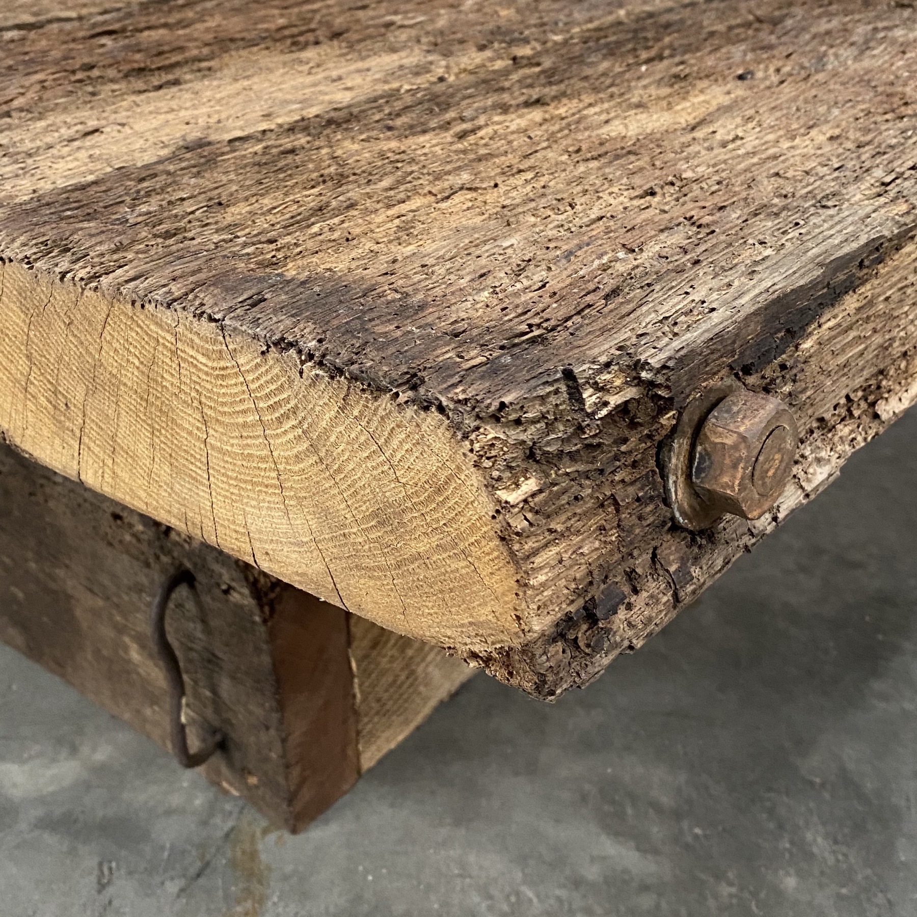 objet-vagabond-industrial-table0005