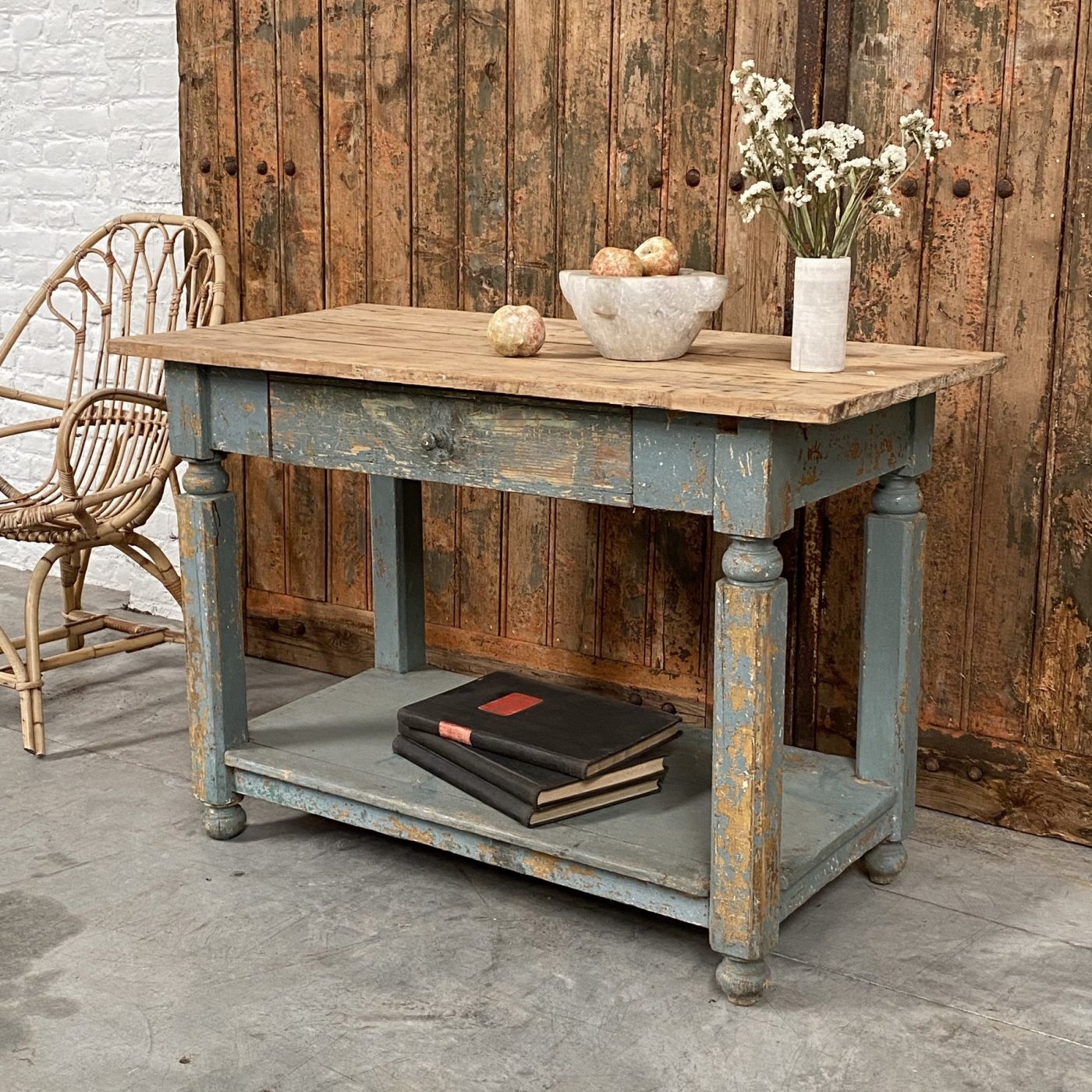 objet-vagabond-painted-table0001