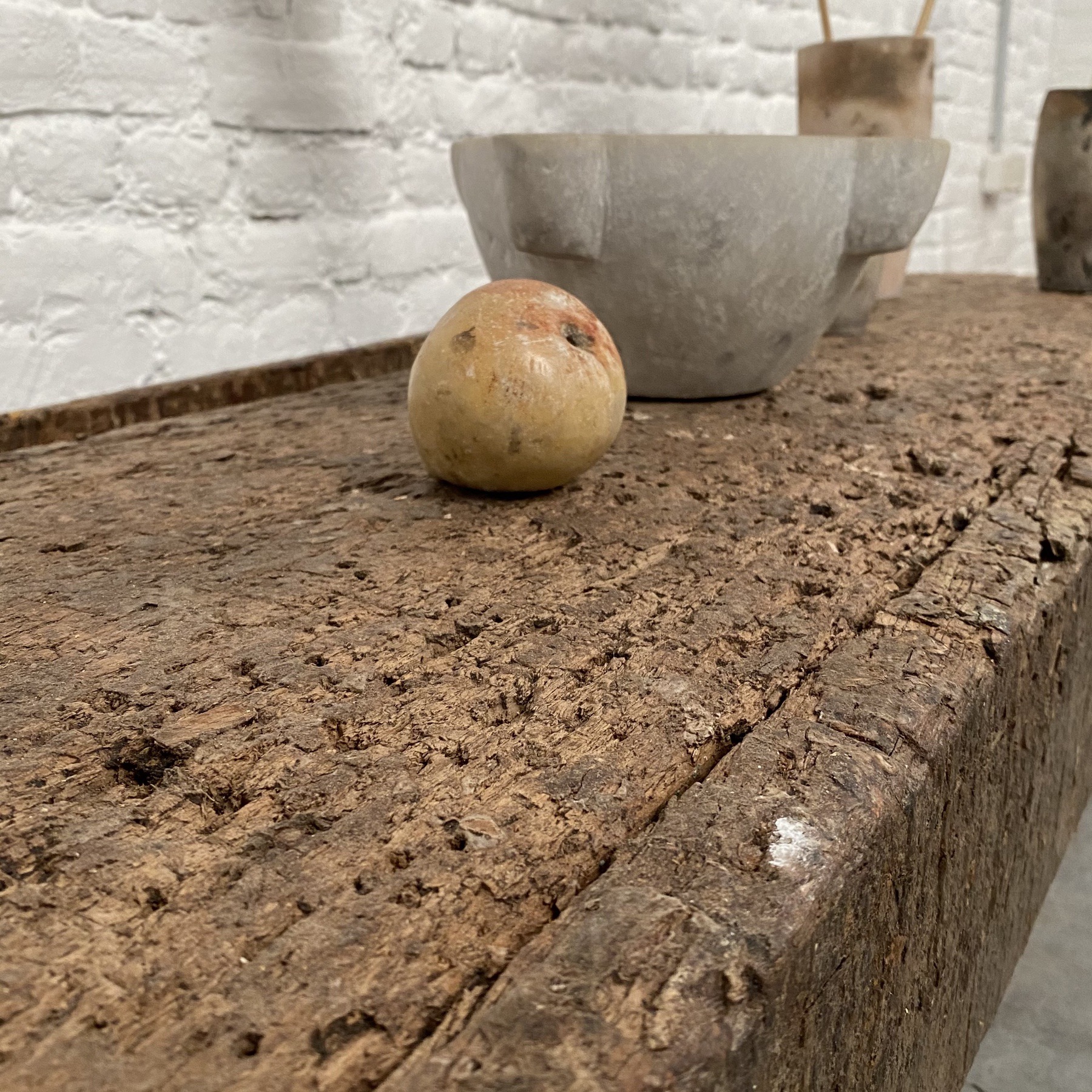 objet-vagabond-primitive-coffeetable0002