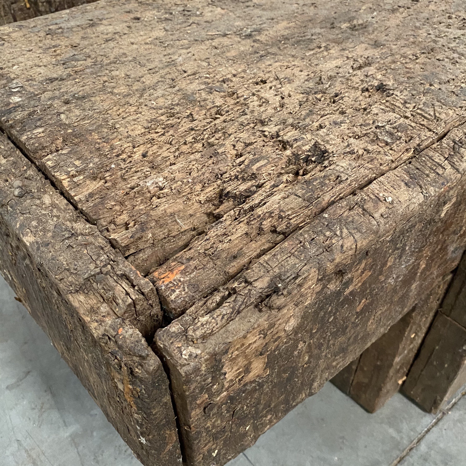 objet-vagabond-primitive-coffeetable0009