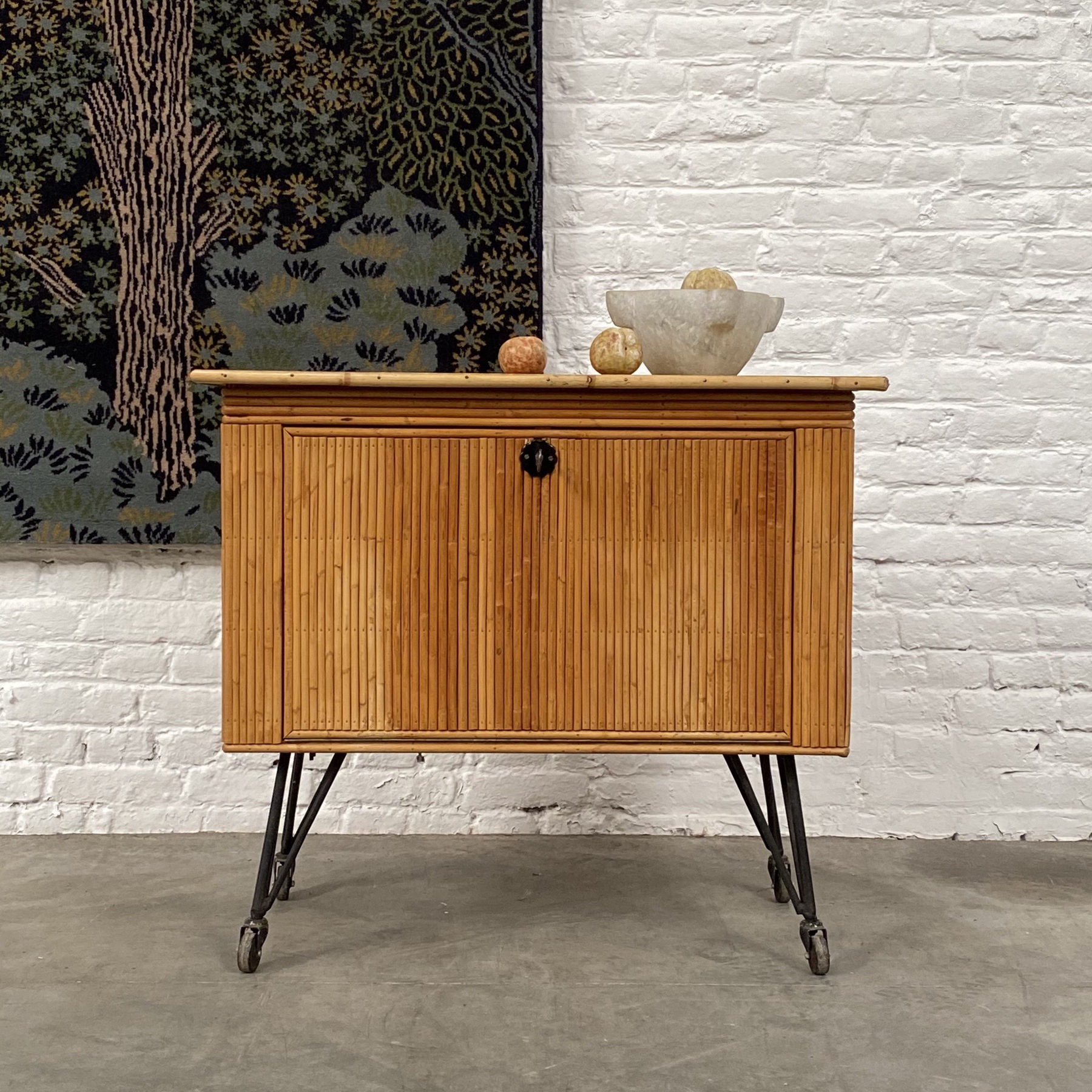 objet-vagabond-rattan-cabinet0003