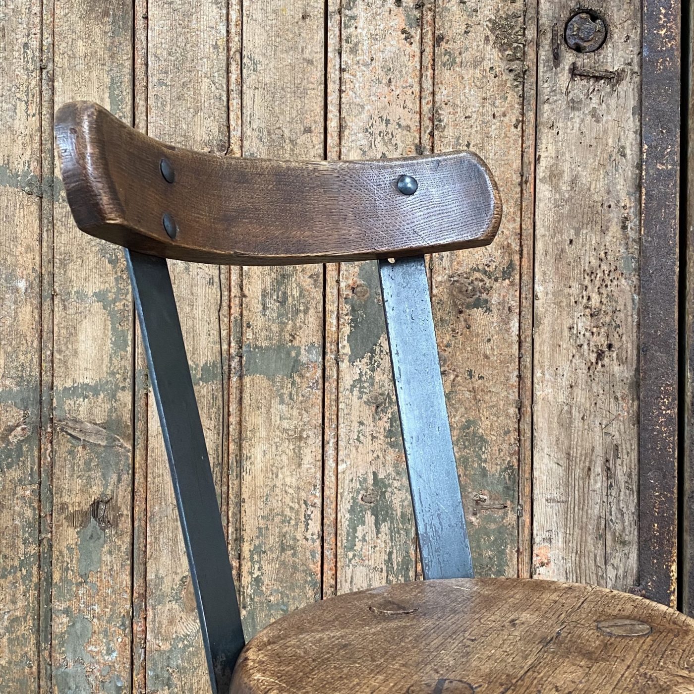 objet-vagabond-tripod-stool0001