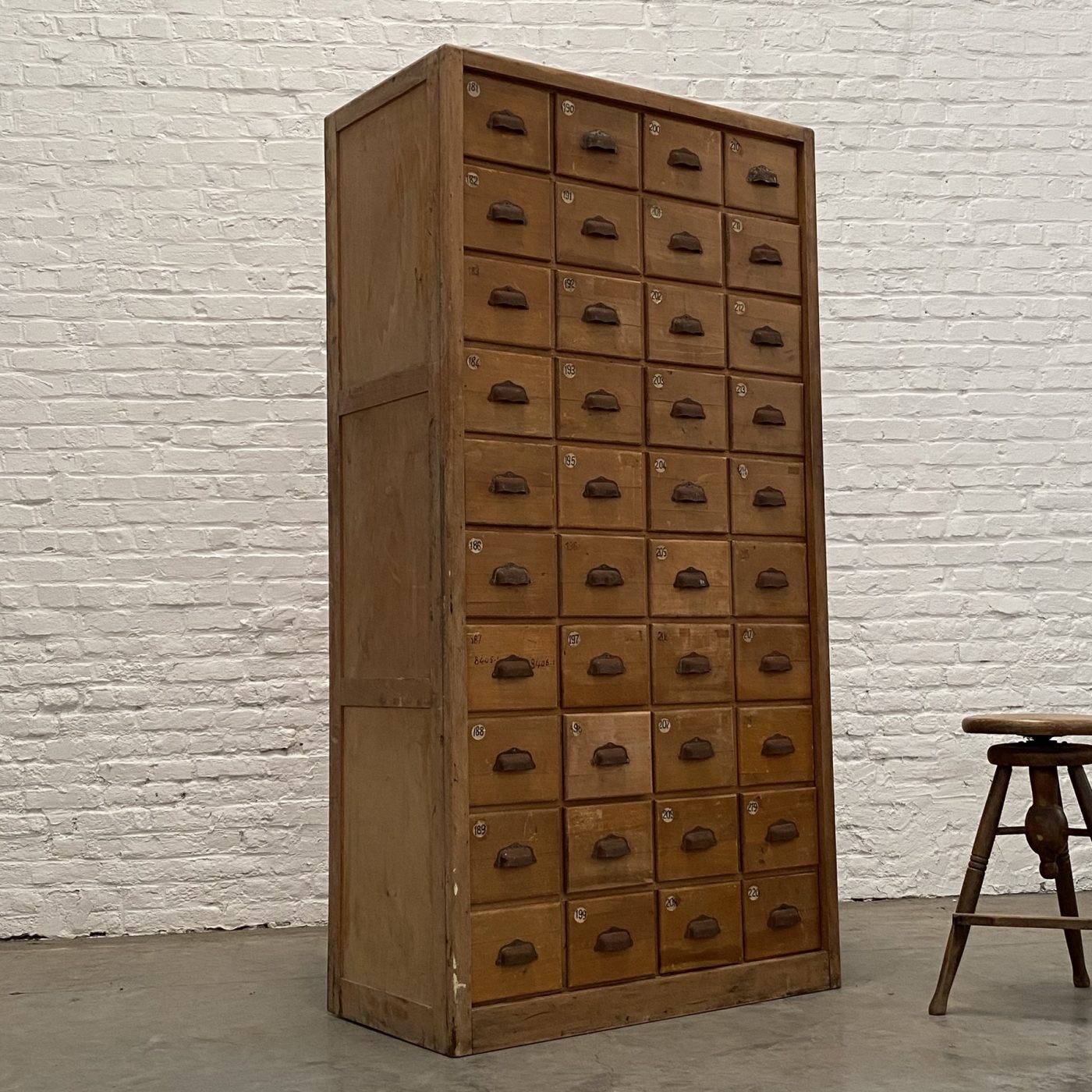 objet-vagabond-chest-drawers0003