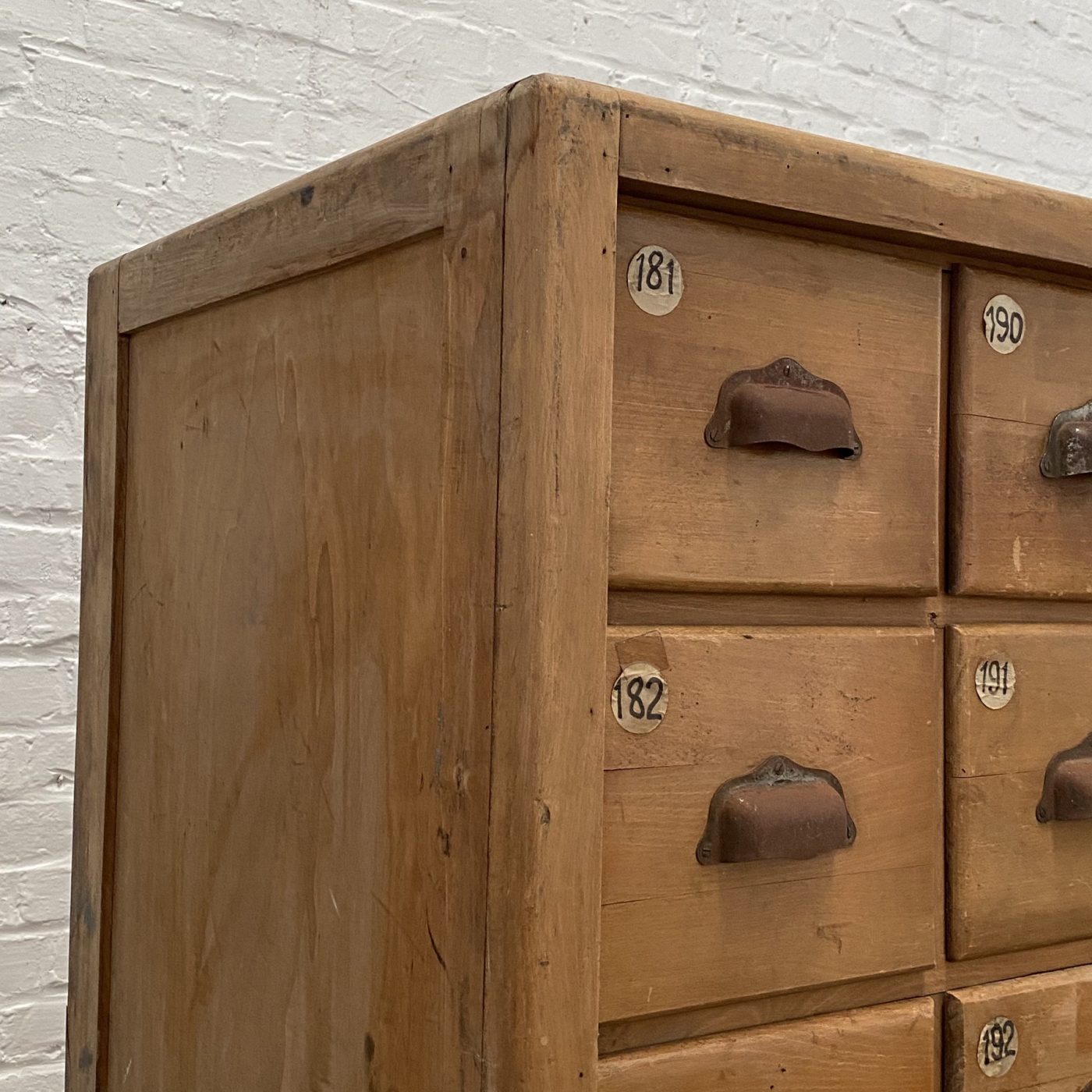 objet-vagabond-chest-drawers0005