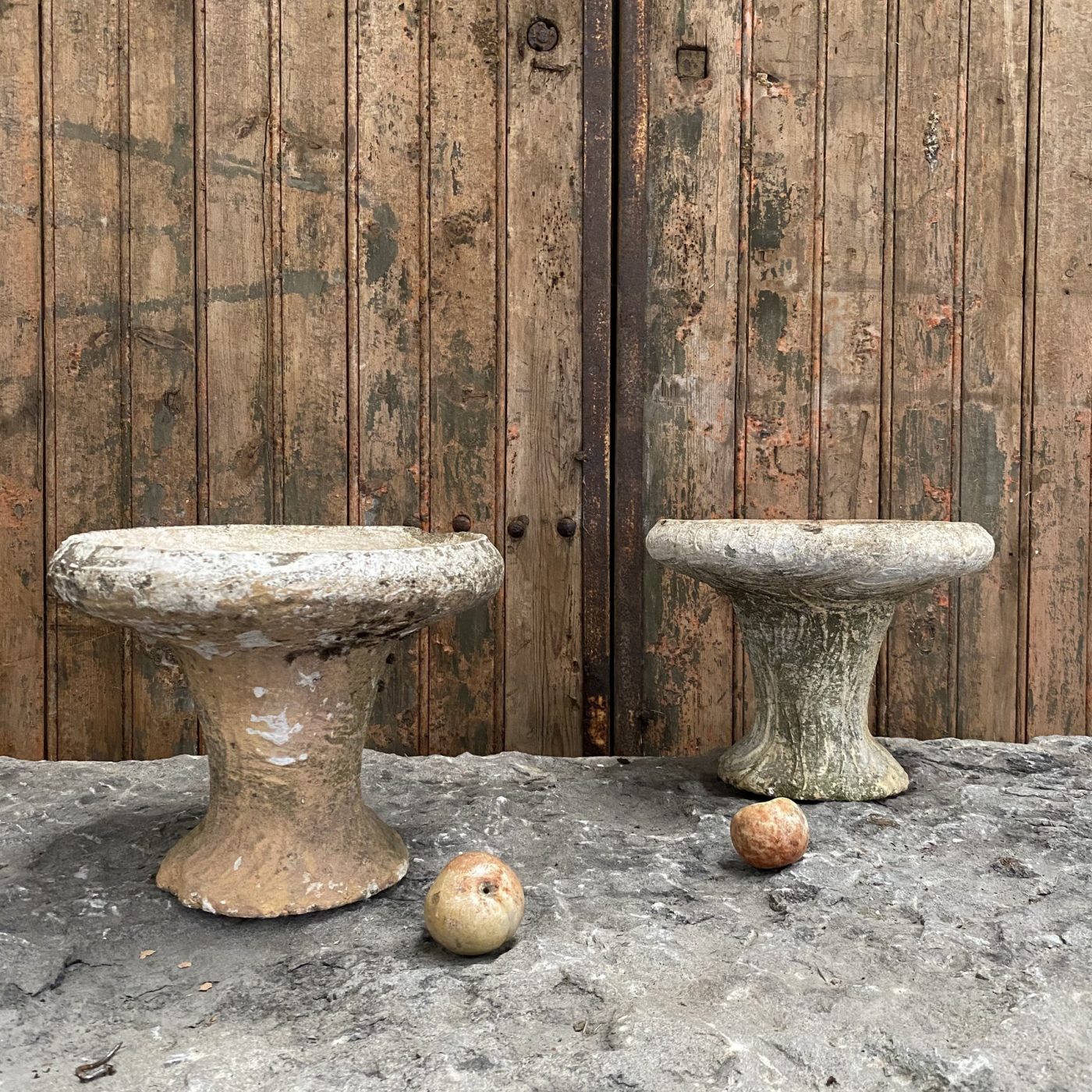 objet-vagabond-concrete-planters0000