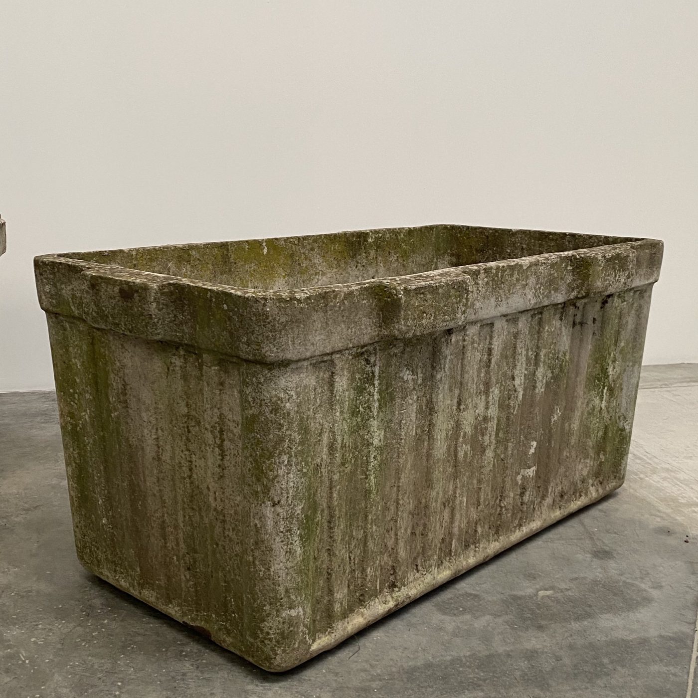 objet-vagabond-concrete-planters0006