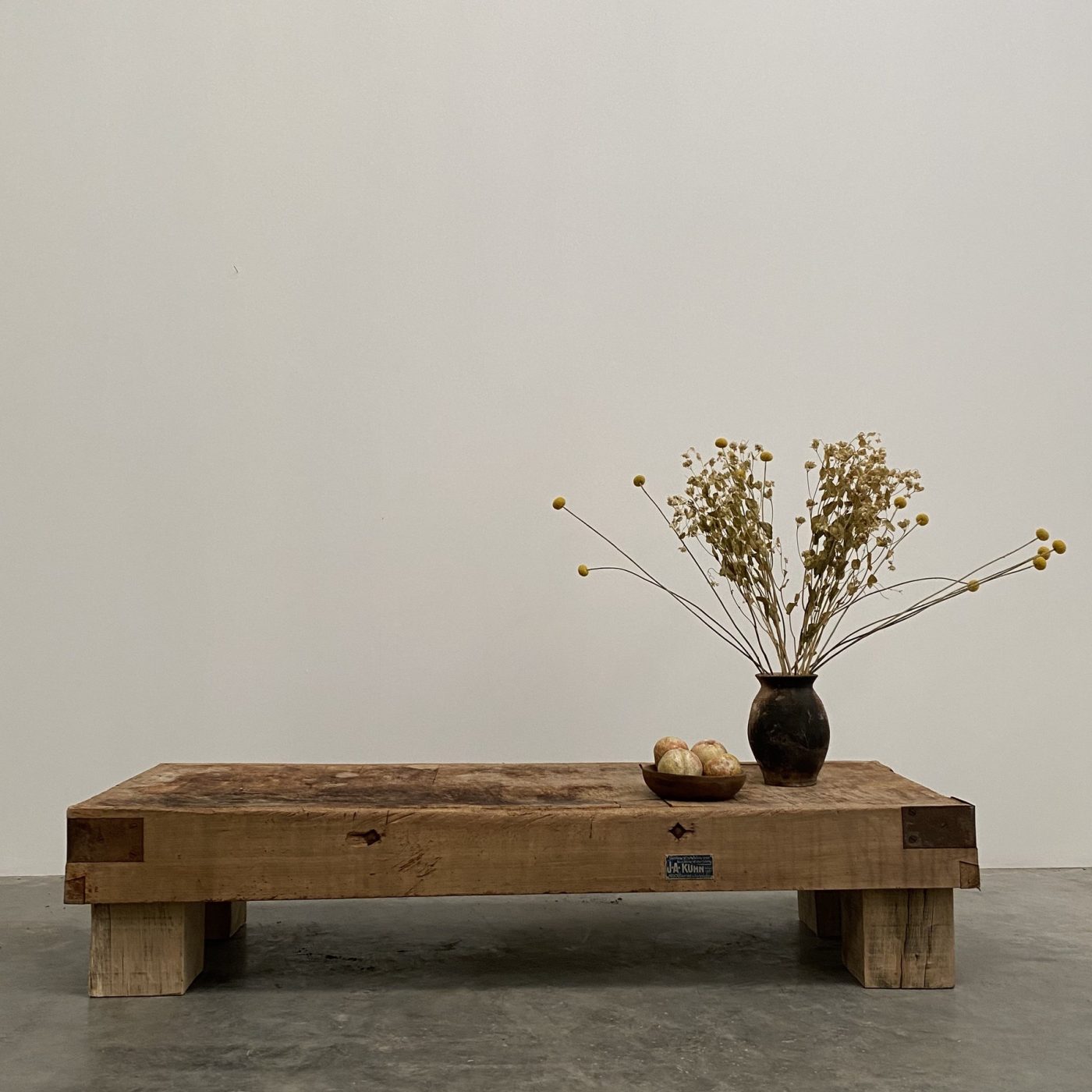 objet-vagabond-massive-coffeetable0006