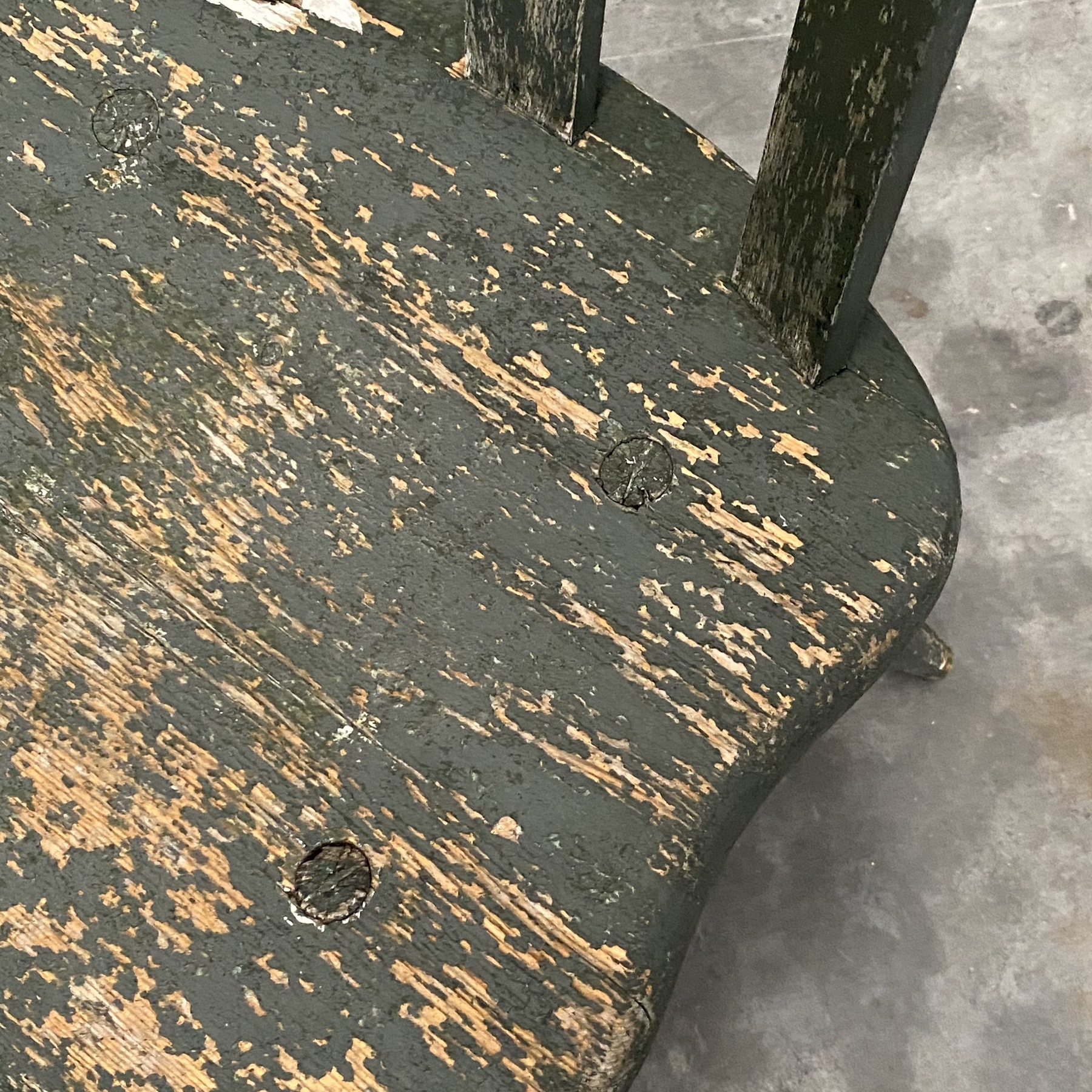 objet-vagabond-painted-chairs0002