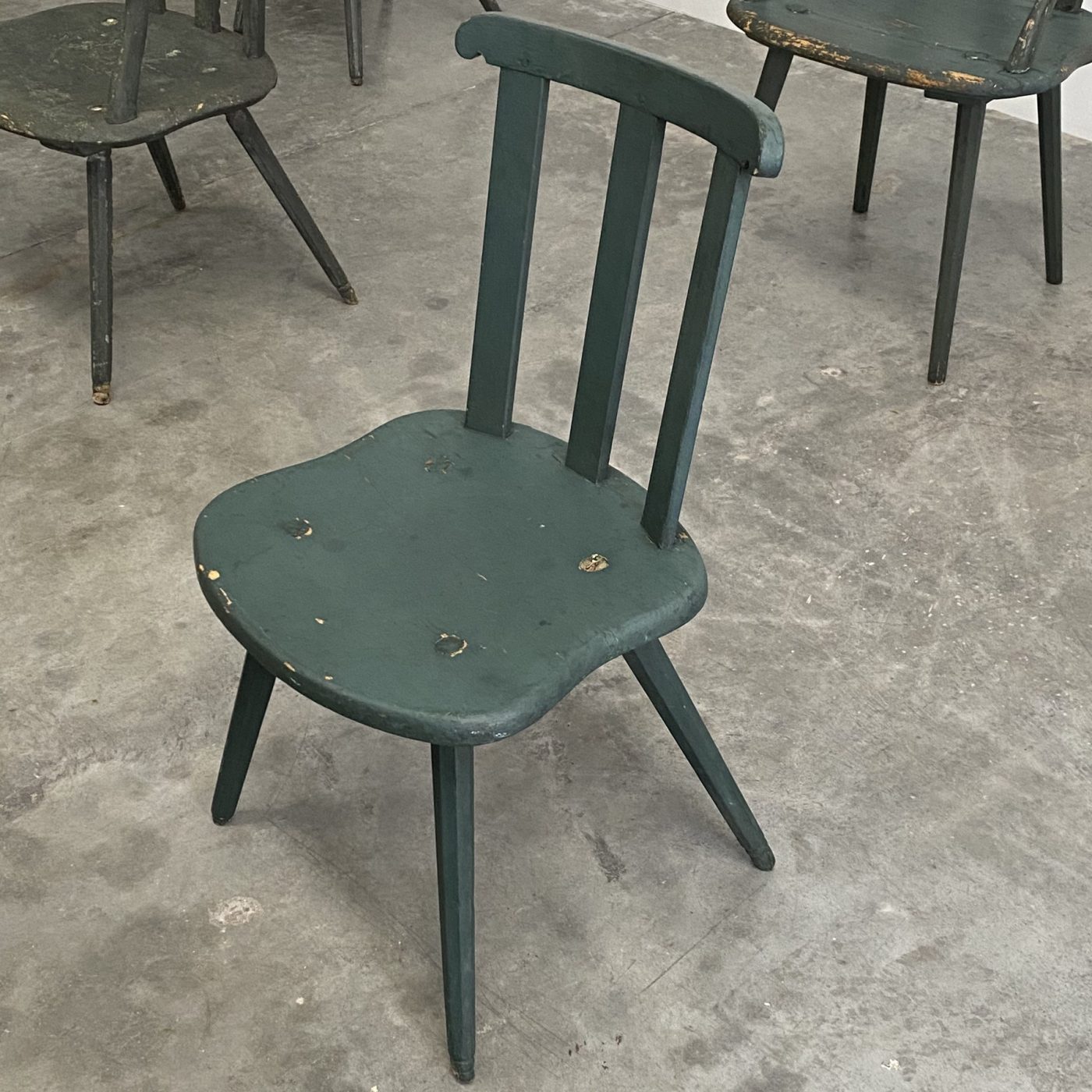 objet-vagabond-painted-chairs0003