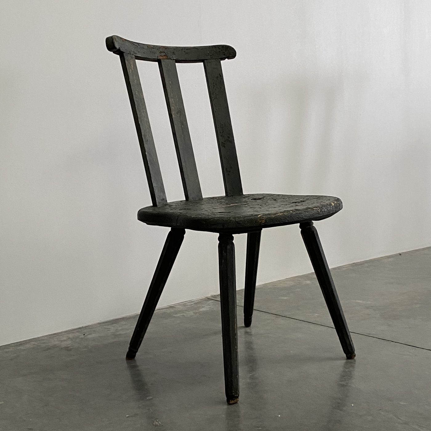 objet-vagabond-painted-chairs0009
