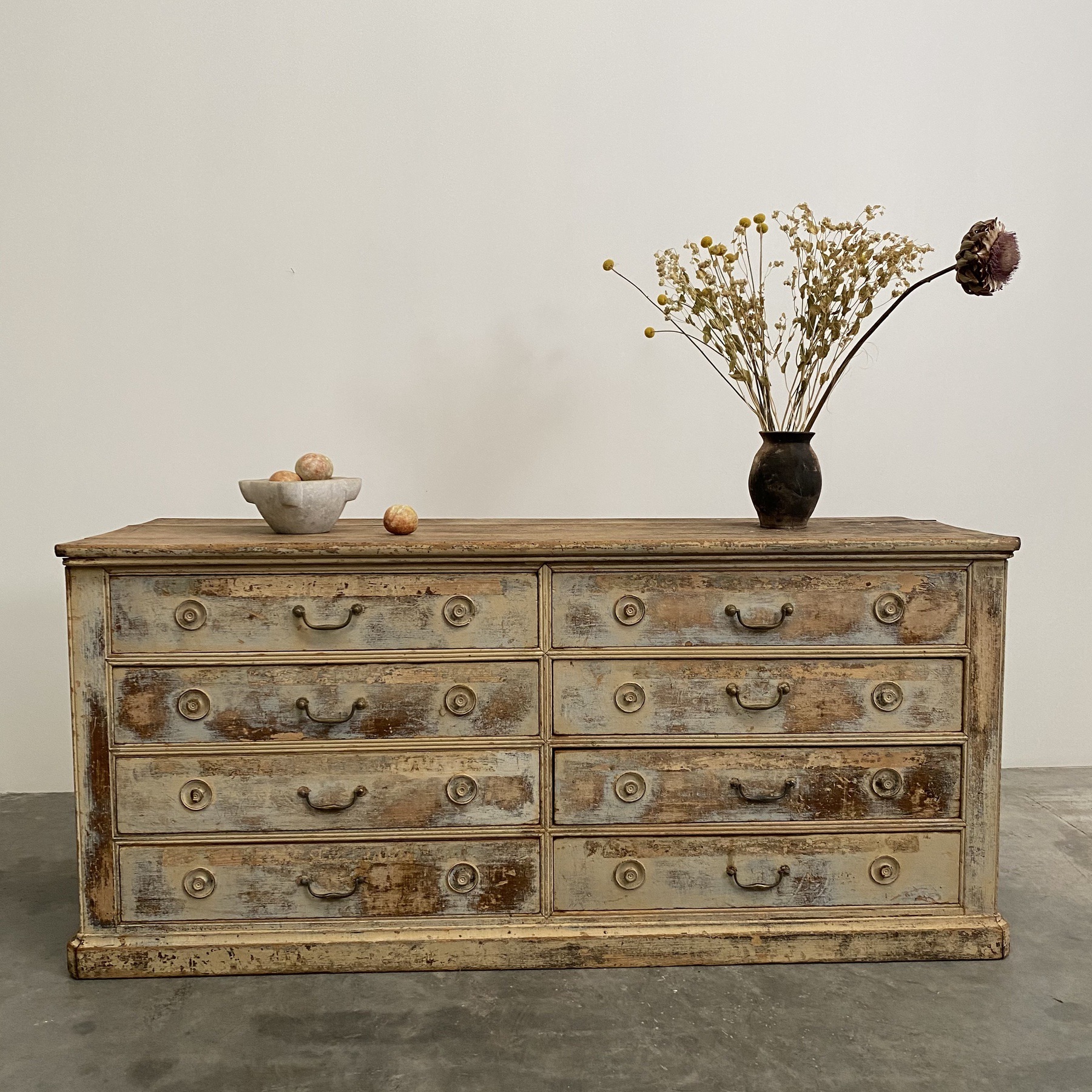 objet-vagabond-painted-chest0002