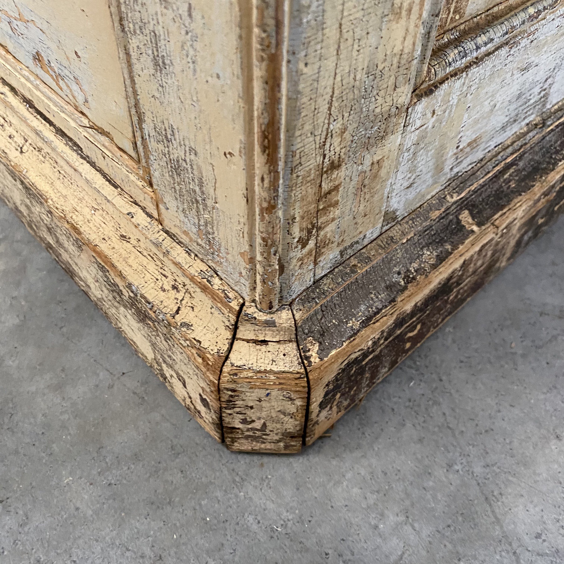 objet-vagabond-painted-chest0004